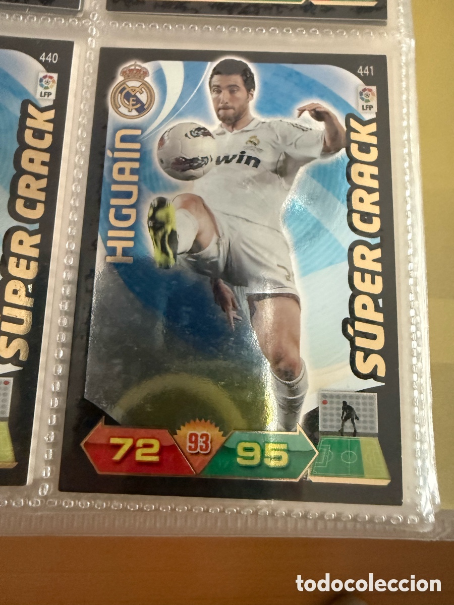 Football Stickers: ADRENALYN XL. 2011-12. HIGUA&Iacute;N. SUPER CRACK