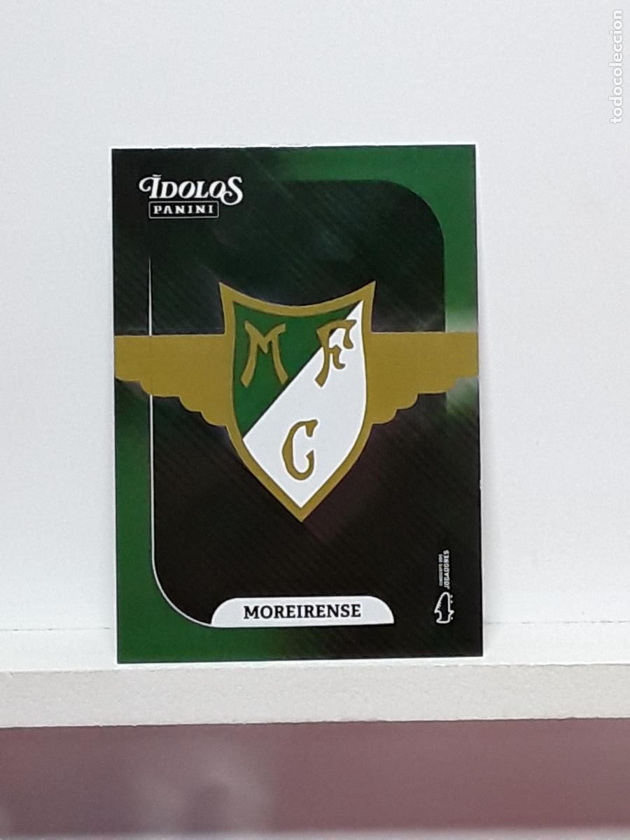 Cromos de f&uacute;tbol: PORTUGUES 2025 2026 IDOLOS 25 26 CROMO PANINI FUTEBOL N 109 MOREIRENSE ESCUDO LOGO