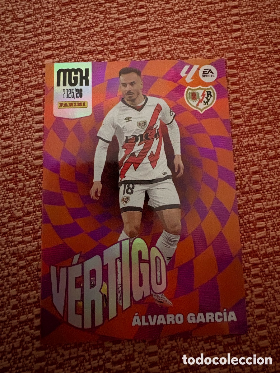 Football Stickers: N&ordm; 379 &Aacute;lvaro Garc&iacute;a V&eacute;rtigo Rayo Vallecano Megacracks 25 26