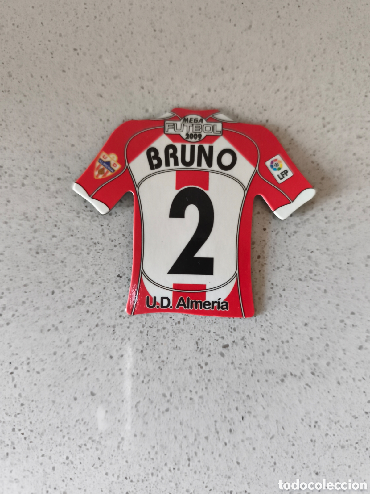 Cromos de f&uacute;tbol: CAMISETA IMAN NUMERO 2 BRUNO ALMERIA. MEGA FUTBOL MAGNETS 2008-2009