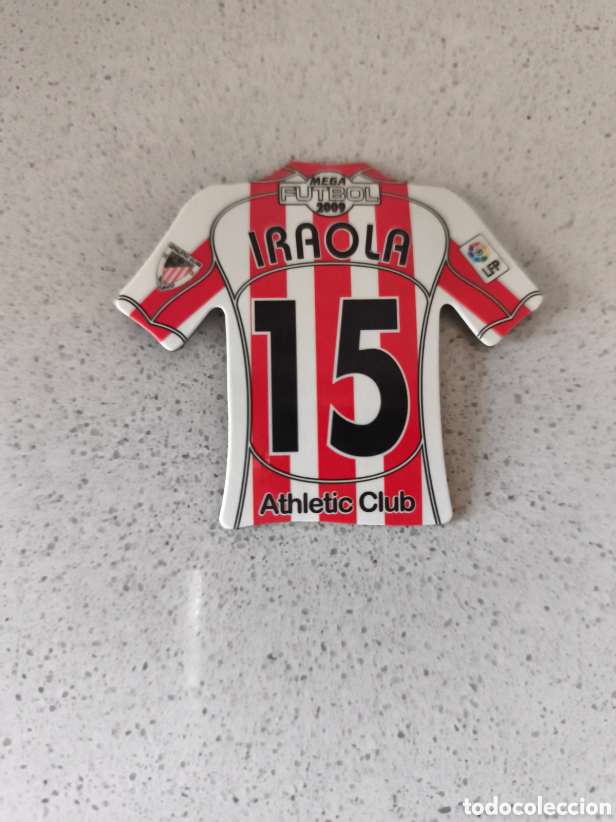 Cromos de f&uacute;tbol: CAMISETA IMAN NUMERO 15 IRAOLA ATHLETIC CLUB BILBAO. MEGA FUTBOL MAGNETS 2008-2009