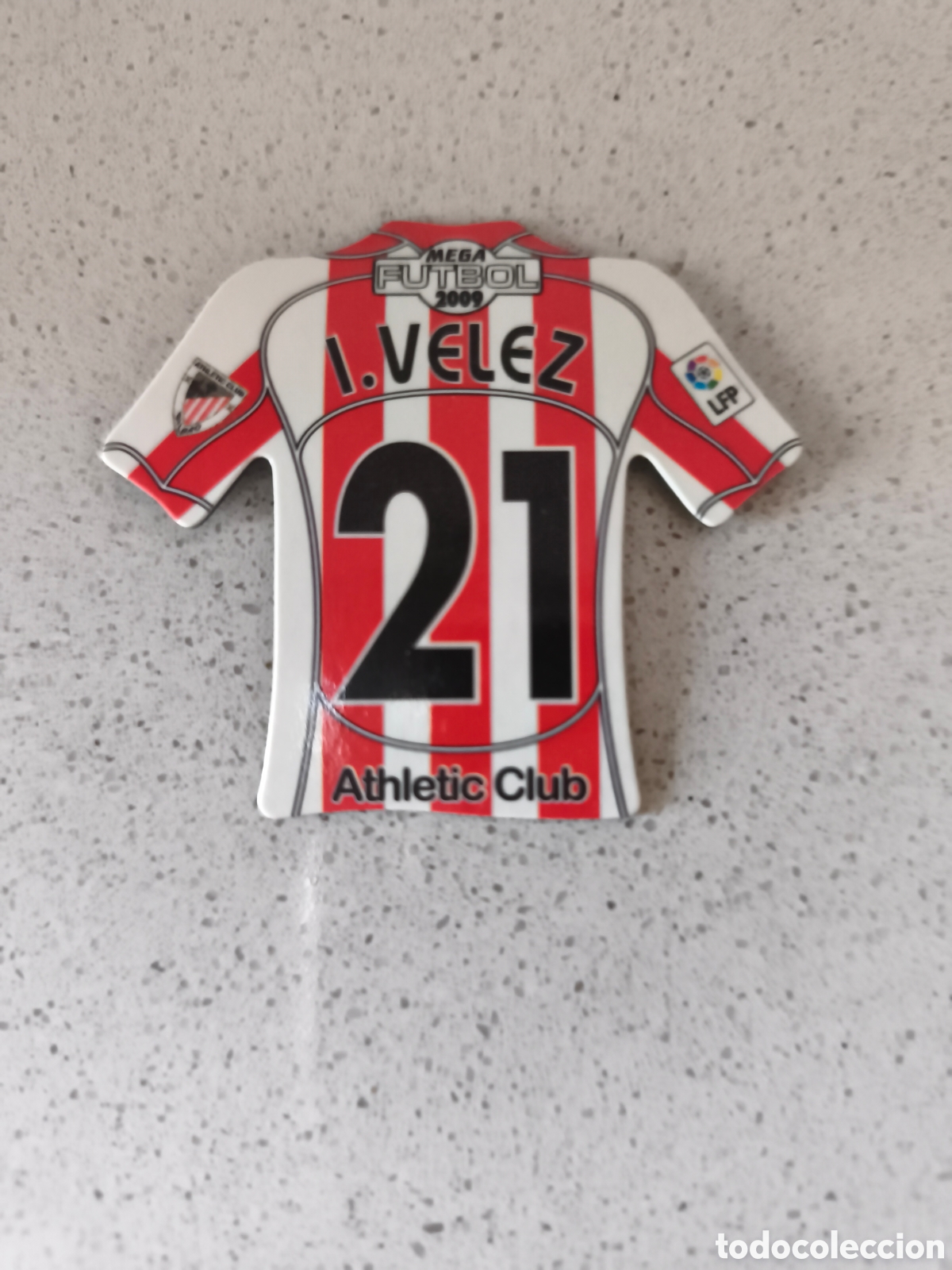 Football Stickers: CAMISETA IMAN NUMERO 21 I. VELEZ ATHLETIC CLUB BILBAO. MEGA FUTBOL MAGNETS 2008-2009