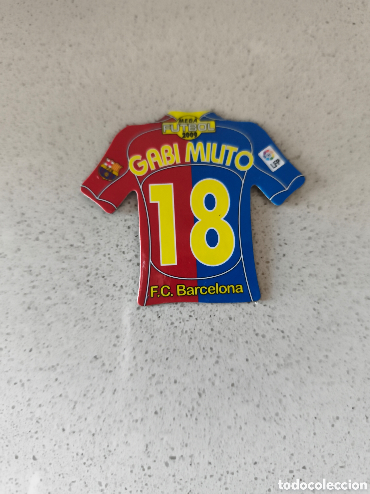 Cromos de Futebol: CAMISETA IMAN NUMERO 18 G. MILITO FC BARCELONA. MEGA FUTBOL MAGNETS 2008-2009