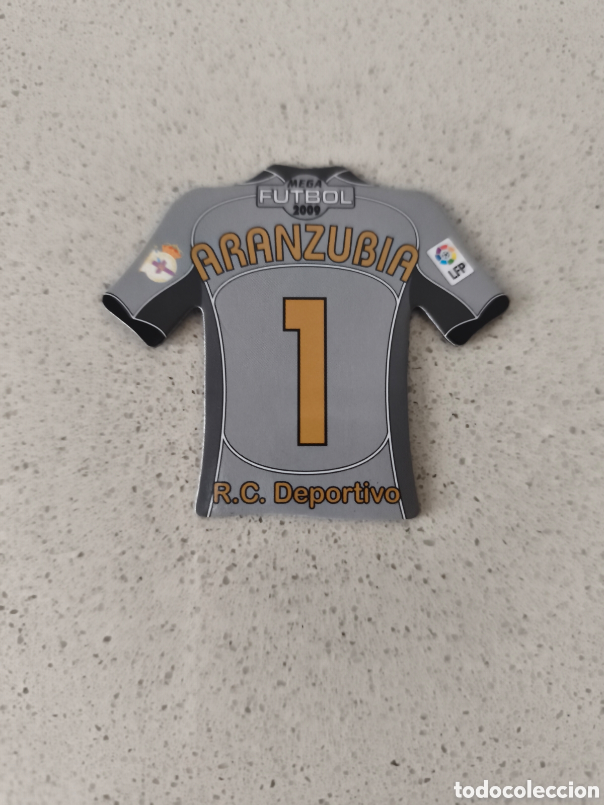 Cromos de f&uacute;tbol: CAMISETA IMAN NUMERO 1 ARANZUBIA DEPORTIVO CORU&Ntilde;A. MEGA FUTBOL MAGNETS 2008-2009