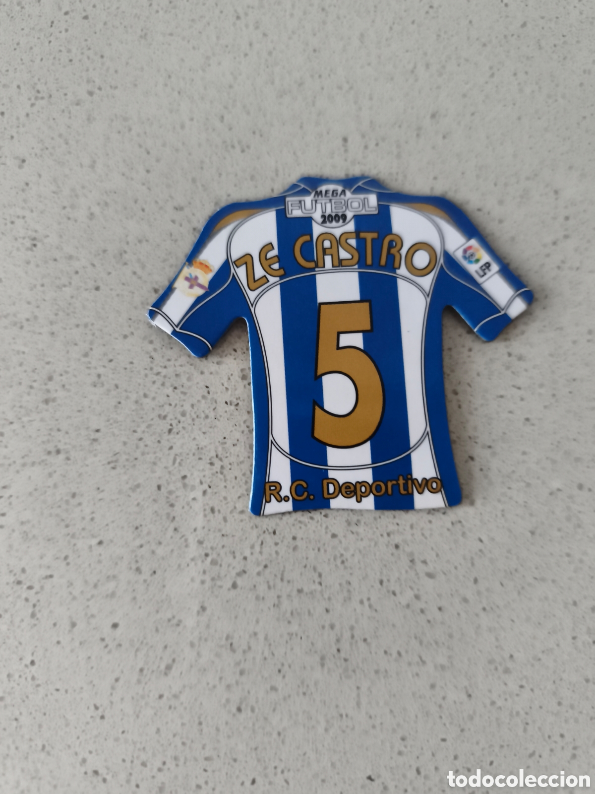 Cromos de f&uacute;tbol: CAMISETA IMAN NUMERO 5 ZE CASTRO DEPORTIVO CORU&Ntilde;A. MEGA FUTBOL MAGNETS 2008-2009