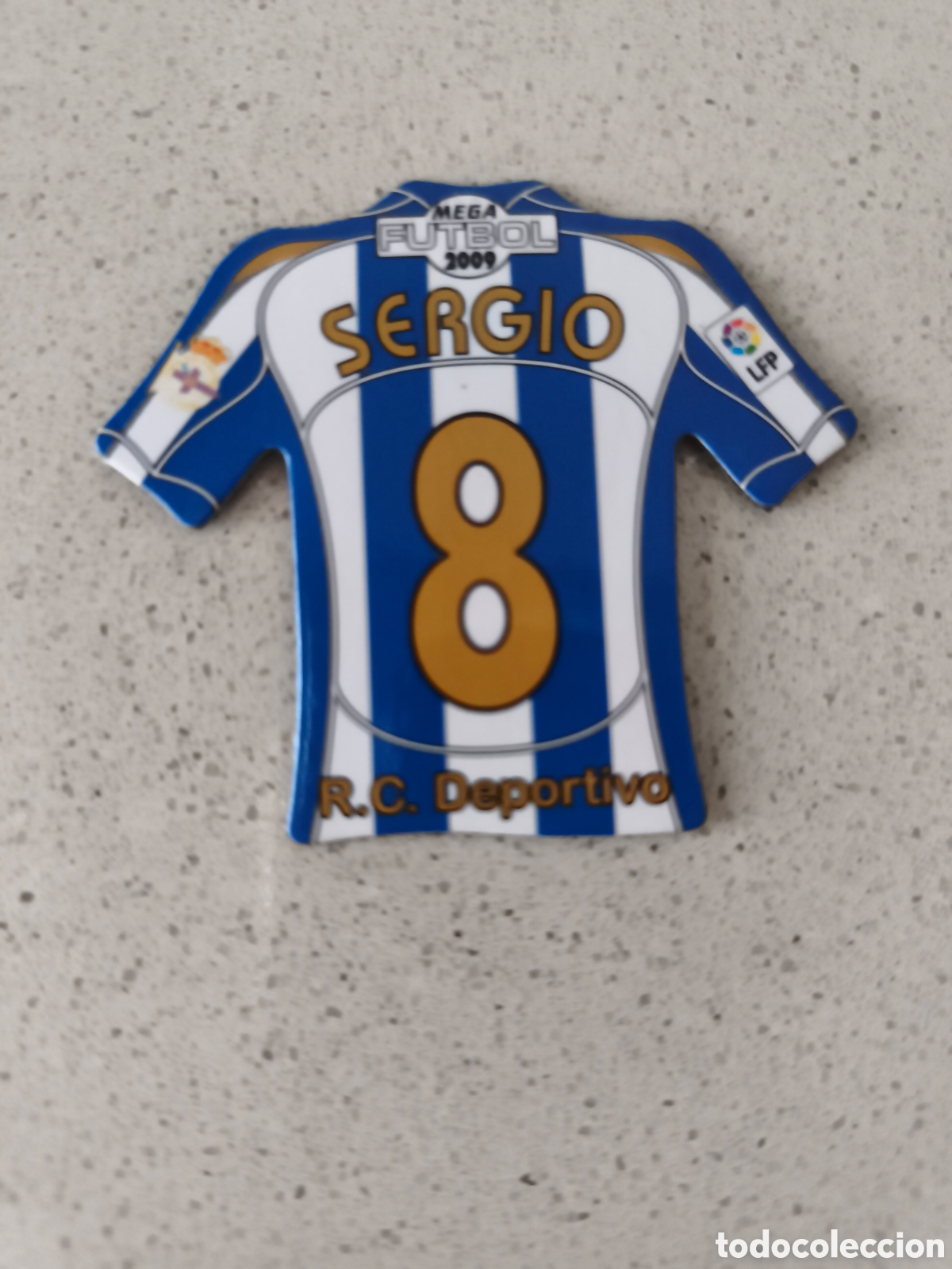 Cromos de f&uacute;tbol: CAMISETA IMAN NUMERO 8 SERGIO DEPORTIVO CORU&Ntilde;A. MEGA FUTBOL MAGNETS 2008-2009