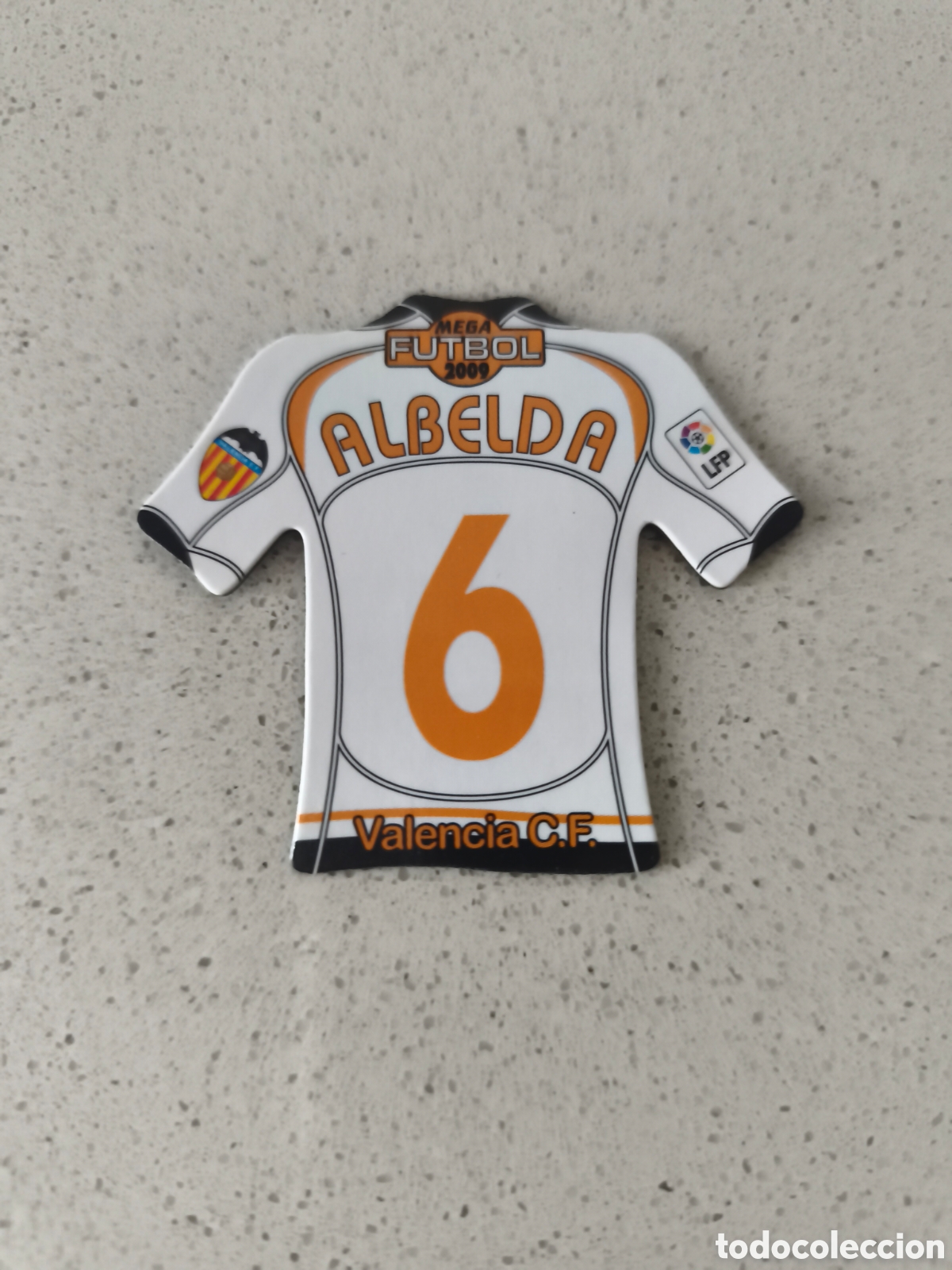 Cromos de f&uacute;tbol: CAMISETA IMAN NUMERO 6 ALBELDA VALENCIA. MEGA FUTBOL MAGNETS 2008-2009