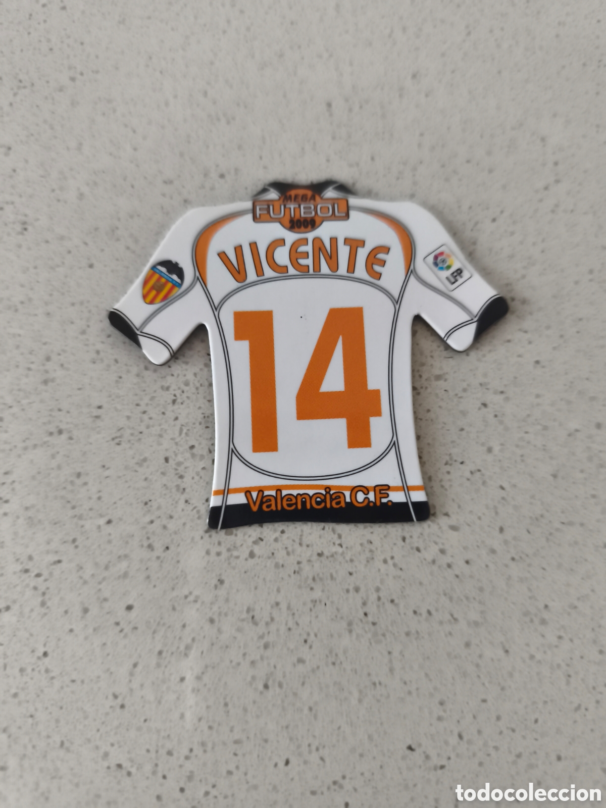 Cromos de f&uacute;tbol: CAMISETA IMAN NUMERO 14 VICENTE VALENCIA. MEGA FUTBOL MAGNETS 2008-2009