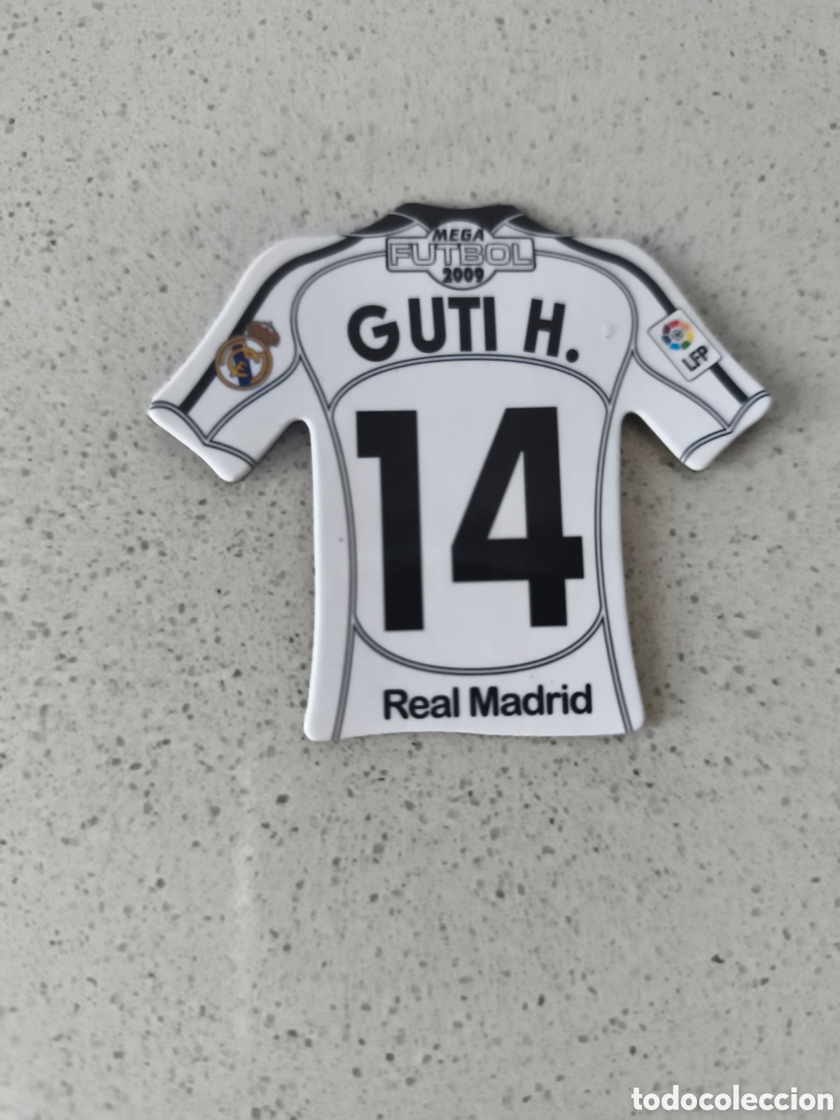 Cromos de f&uacute;tbol: CAMISETA IMAN NUMERO 14 GUTI REAL MADRID. MEGA FUTBOL MAGNETS 2008-2009