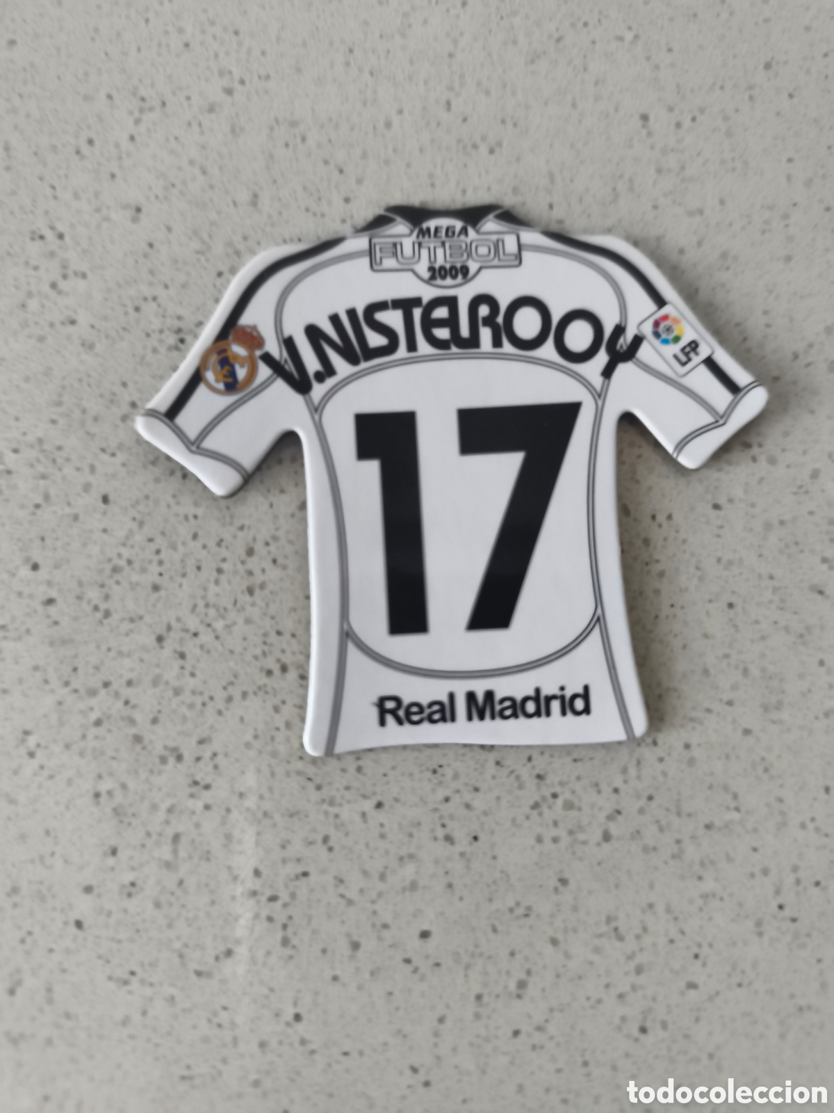 Cromos de f&uacute;tbol: CAMISETA IMAN NUMERO 17 VAN NISTELROOY REAL MADRID. MEGA FUTBOL MAGNETS 2008-2009