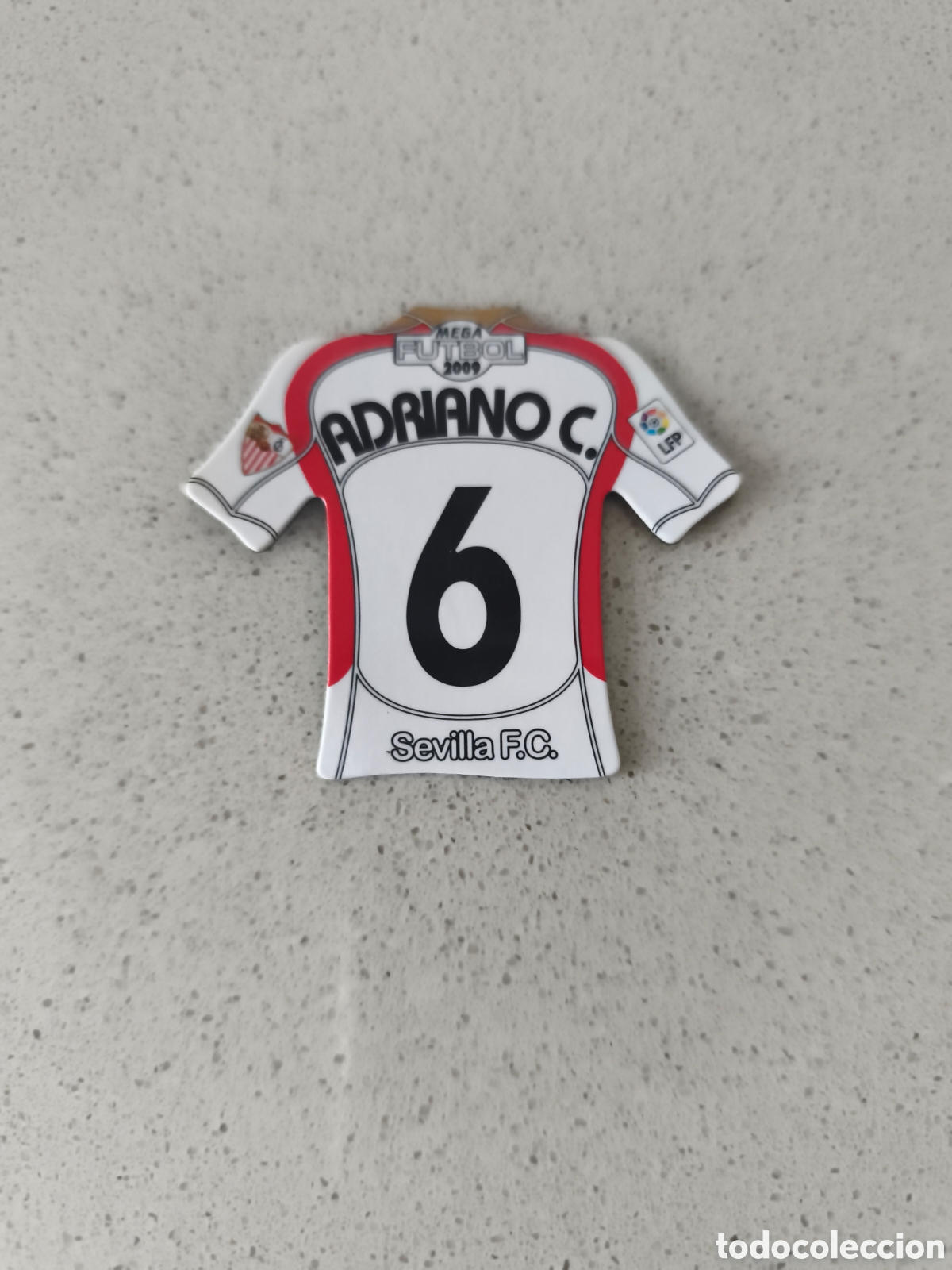 Cartes &agrave; collectionner de Football: CAMISETA IMAN NUMERO 6 ADRIANO SEVILLA. MEGA FUTBOL MAGNETS 2008-2009