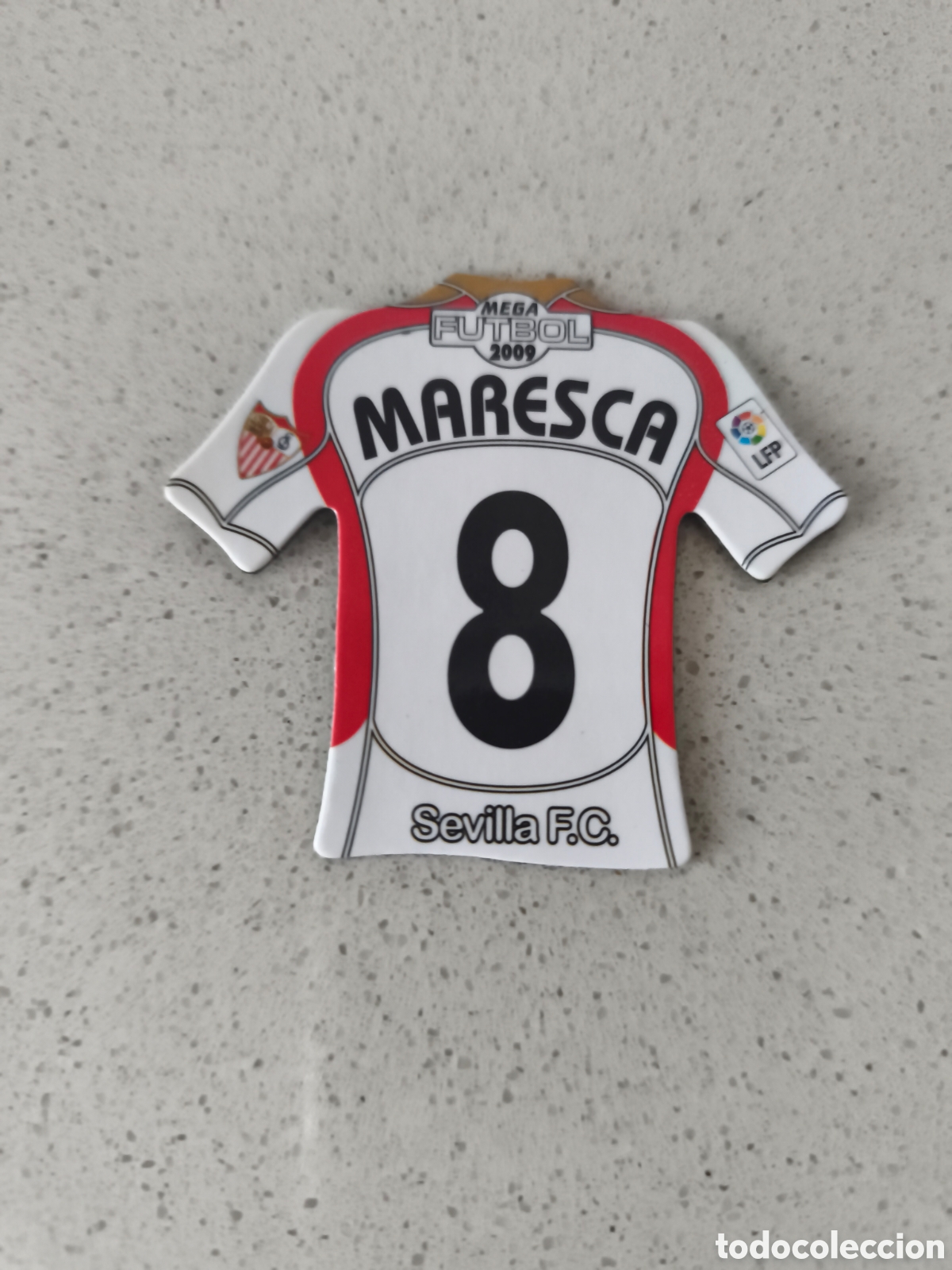 Cromos de Futebol: CAMISETA IMAN NUMERO 8 MARESCA SEVILLA. MEGA FUTBOL MAGNETS 2008-2009