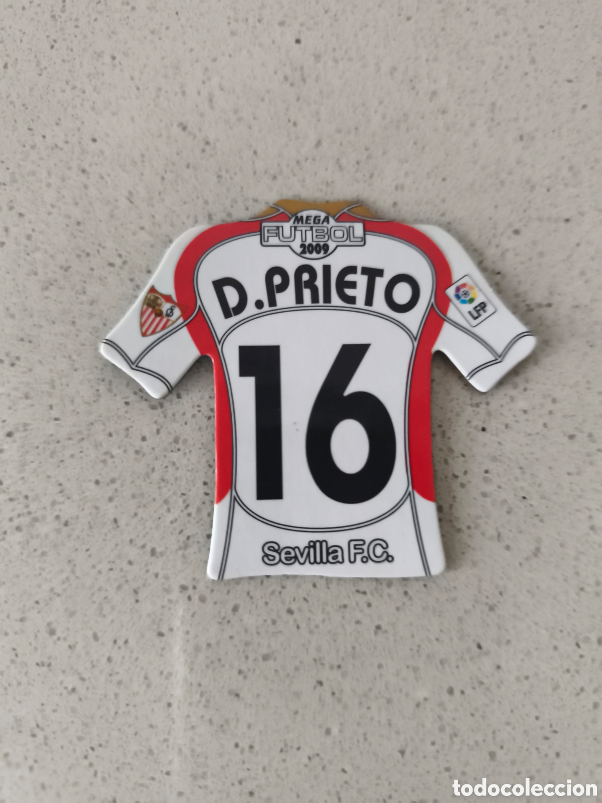 Cromos de f&uacute;tbol: CAMISETA IMAN NUMERO 16 D. PRIETO SEVILLA. MEGA FUTBOL MAGNETS 2008-2009
