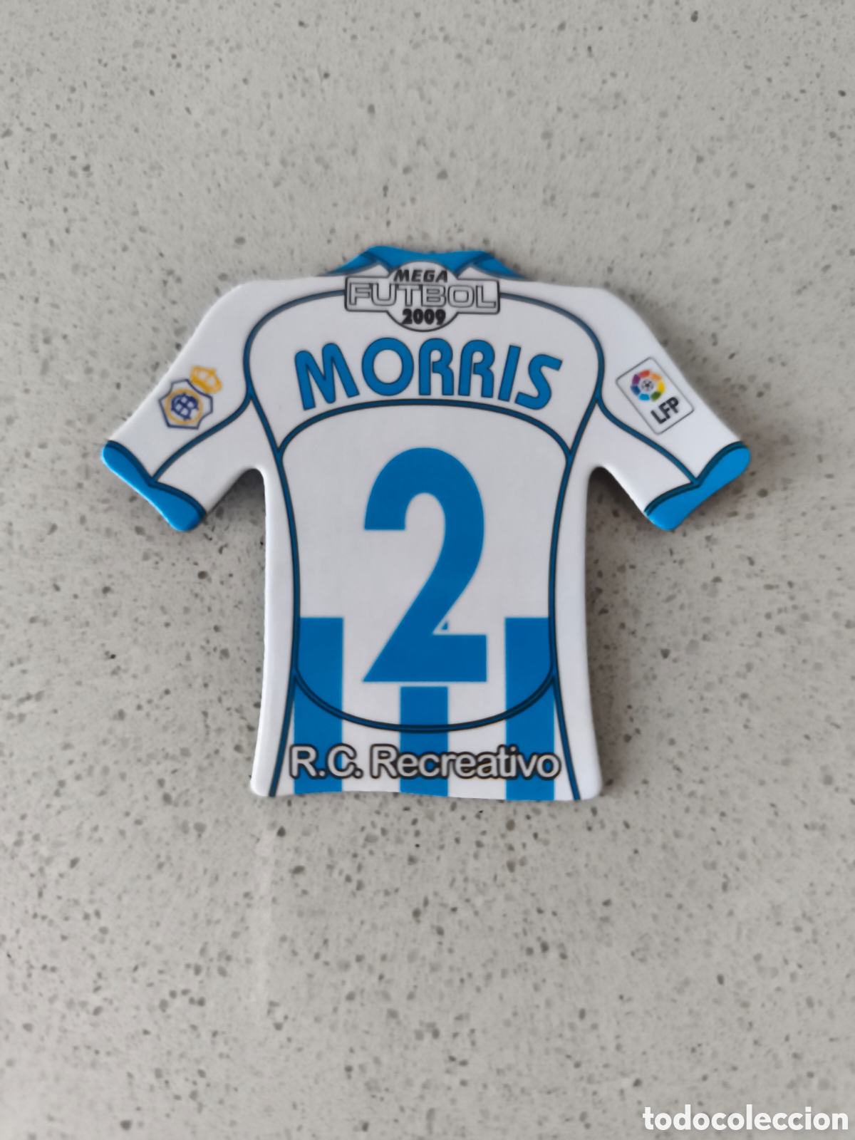Cromos de f&uacute;tbol: CAMISETA IMAN NUMERO 2 MORRIS RECREATIVO HUELVA. MEGA FUTBOL MAGNETS 2008-2009