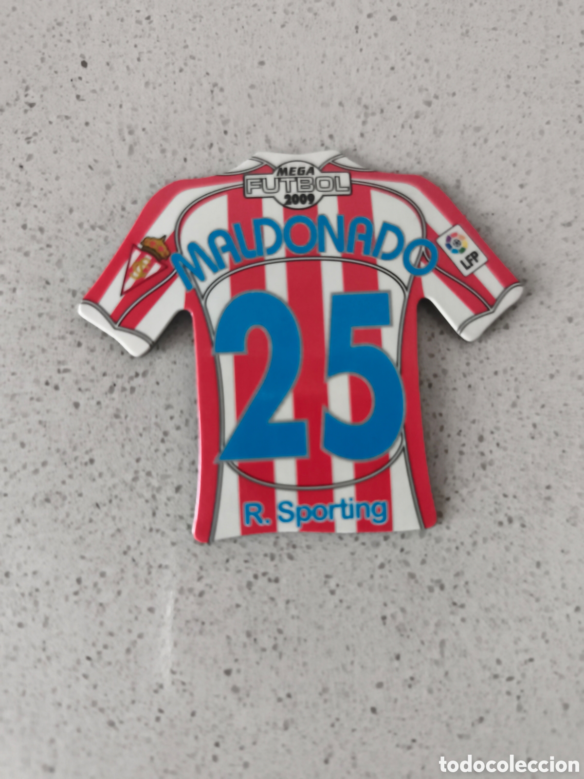 Cromos de f&uacute;tbol: CAMISETA IMAN NUMERO 25 MALDONADO SPORTING GIJON. MEGA FUTBOL MAGNETS 2008-2009