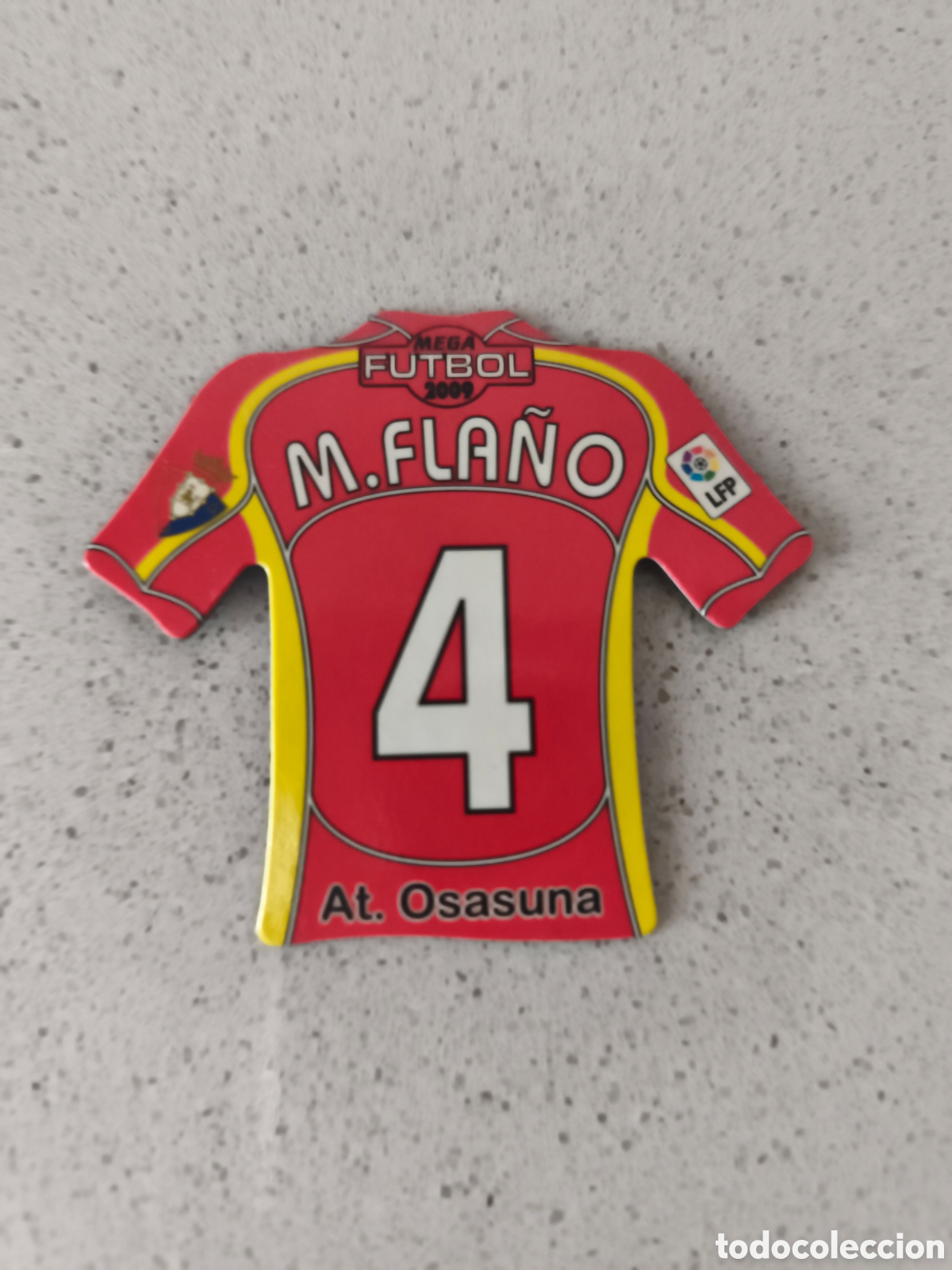 Cromos de f&uacute;tbol: CAMISETA IMAN NUMERO 4 M. FLA&Ntilde;O OSASUNA. MEGA FUTBOL MAGNETS 2008-2009