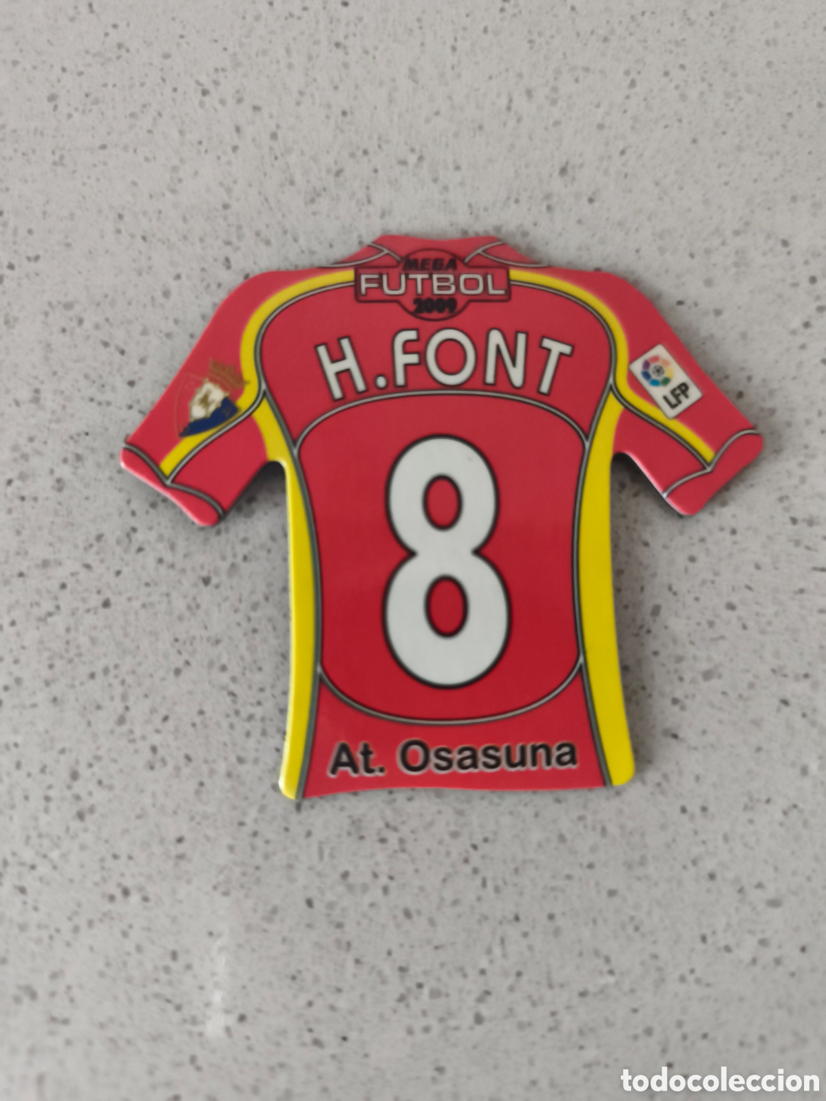 Cromos de f&uacute;tbol: CAMISETA IMAN NUMERO 8 H. FONT OSASUNA. MEGA FUTBOL MAGNETS 2008-2009