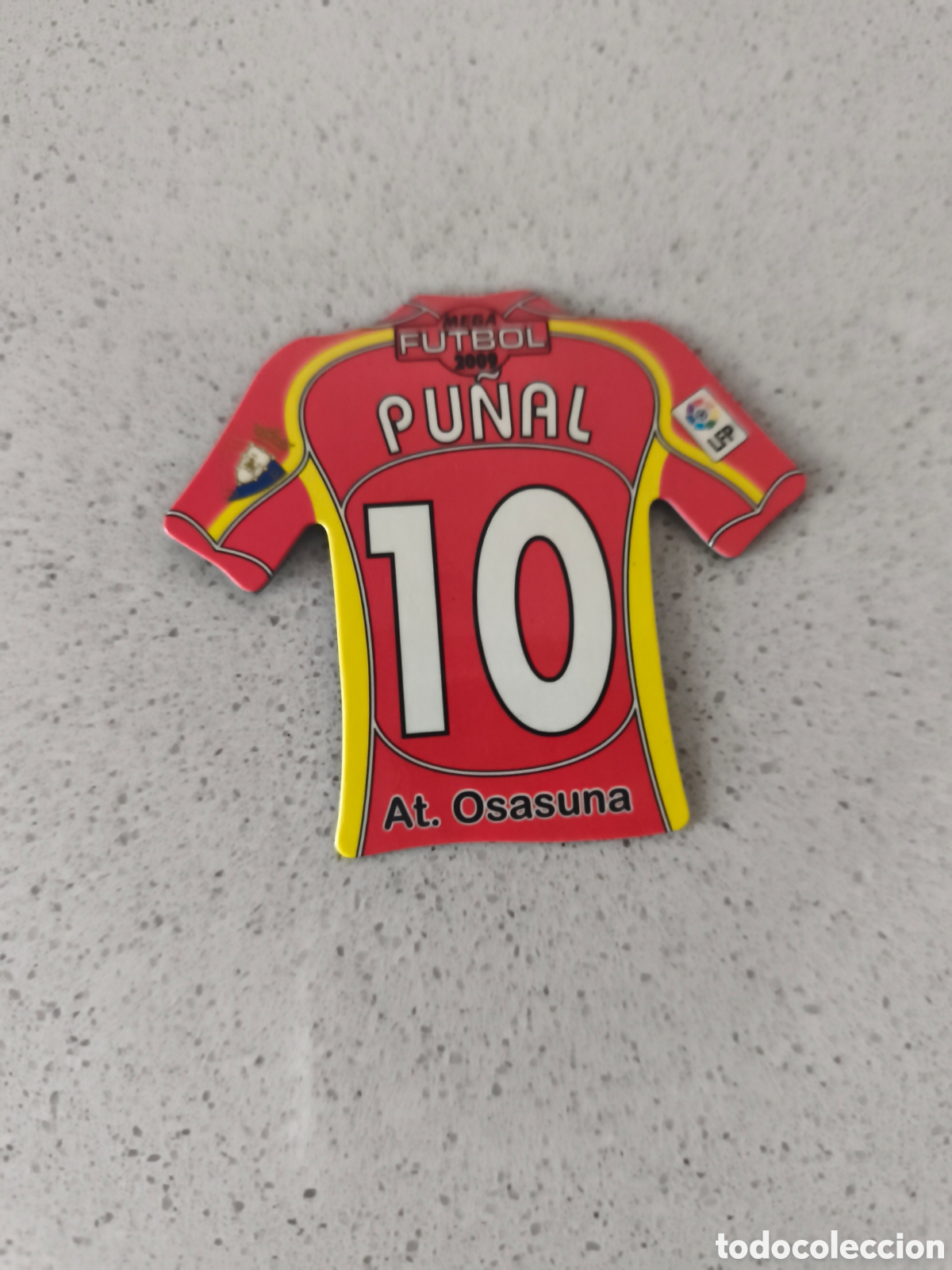 Cartes &agrave; collectionner de Football: CAMISETA IMAN NUMERO 10 PU&Ntilde;AL OSASUNA. MEGA FUTBOL MAGNETS 2008-2009