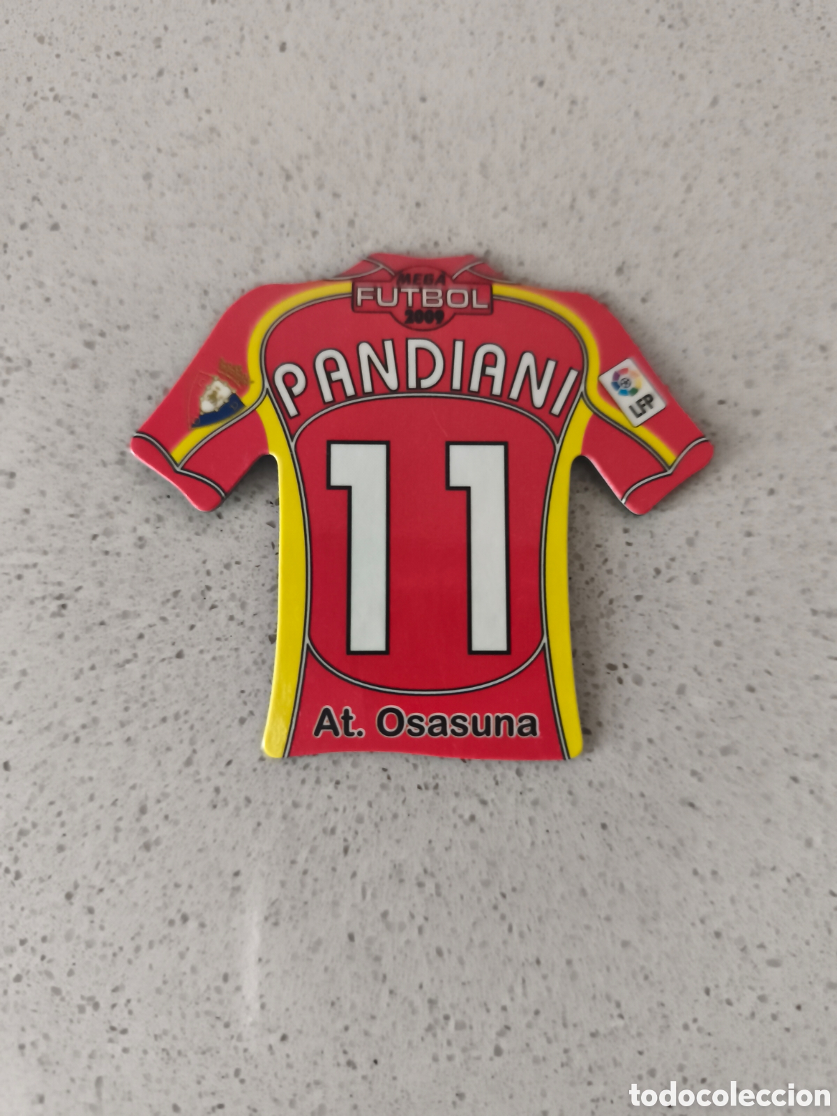 Cartes &agrave; collectionner de Football: CAMISETA IMAN NUMERO 11 PANDIANI OSASUNA. MEGA FUTBOL MAGNETS 2008-2009