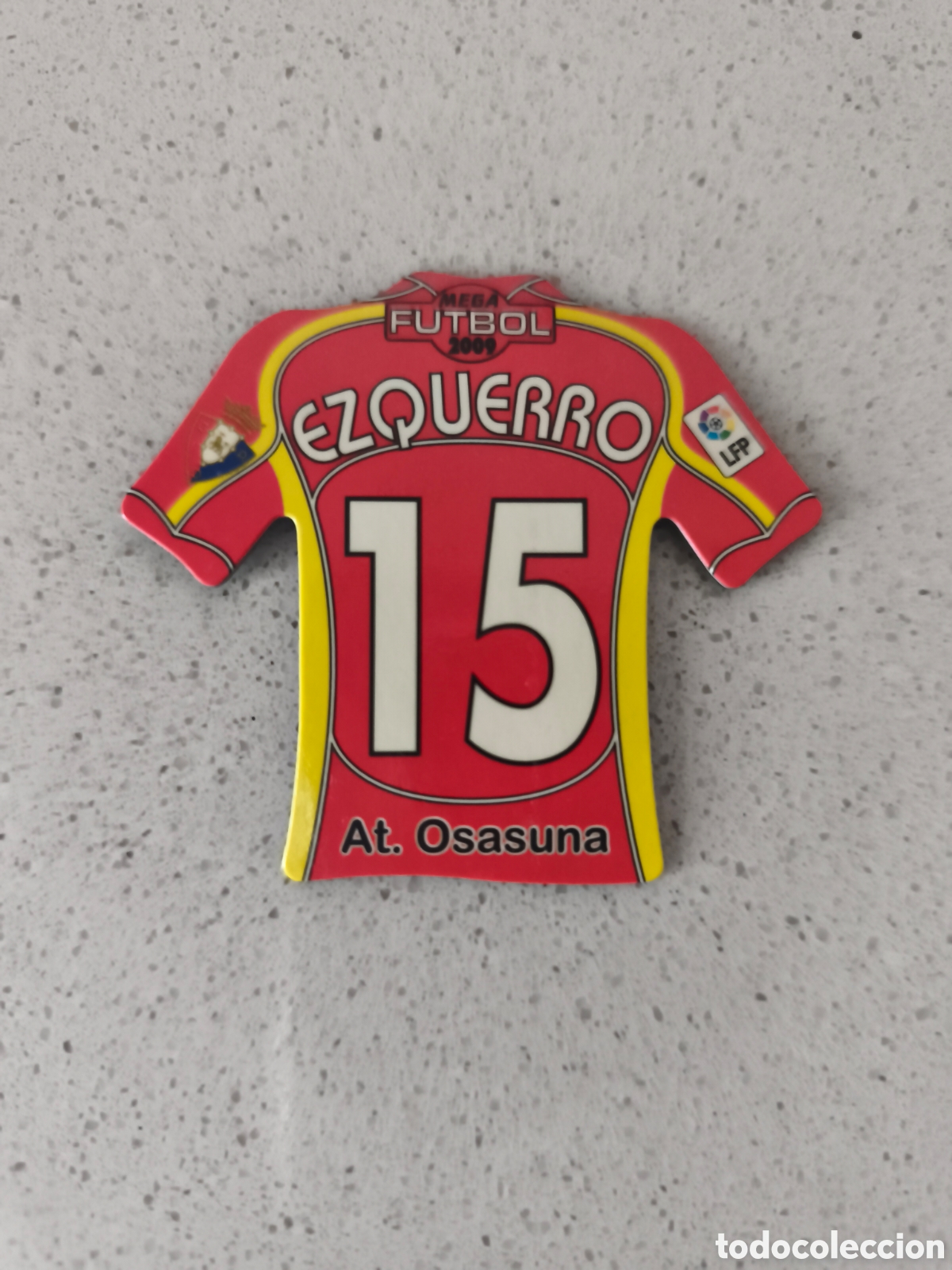 Cartes &agrave; collectionner de Football: CAMISETA IMAN NUMERO 15 EZQUERRO OSASUNA. MEGA FUTBOL MAGNETS 2008-2009