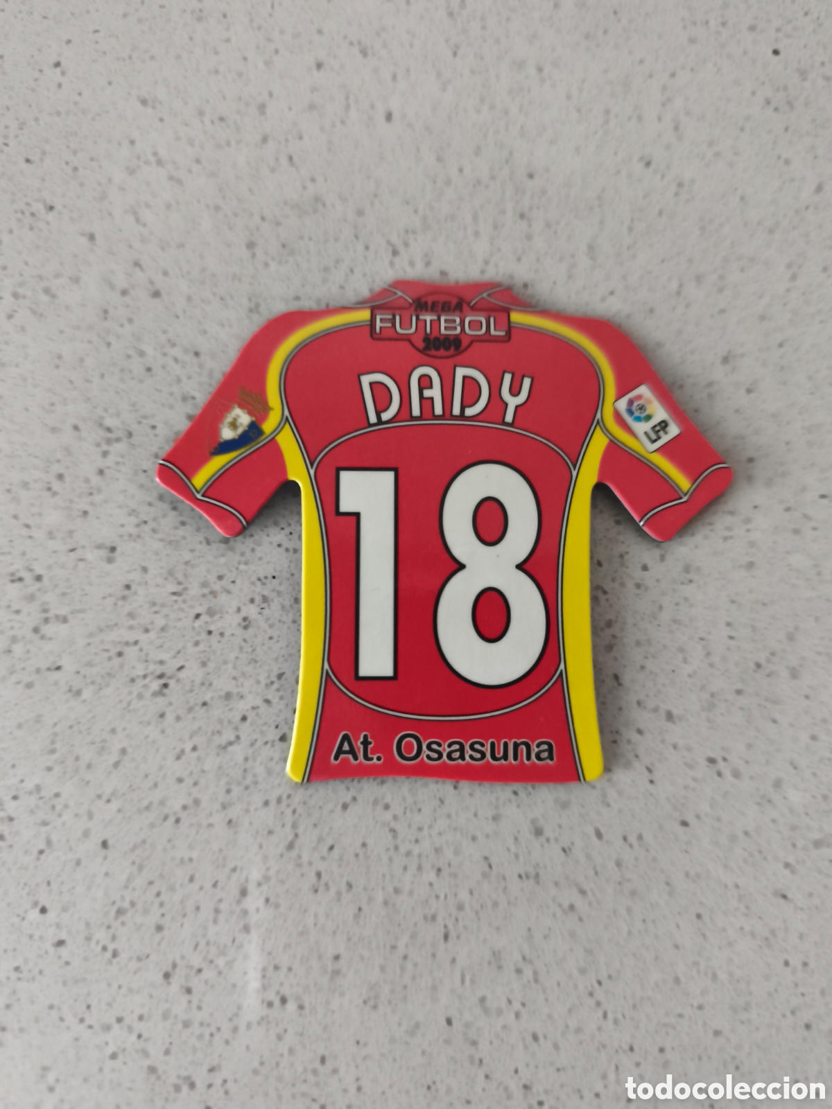 Cartes &agrave; collectionner de Football: CAMISETA IMAN NUMERO 18 DADY OSASUNA. MEGA FUTBOL MAGNETS 2008-2009
