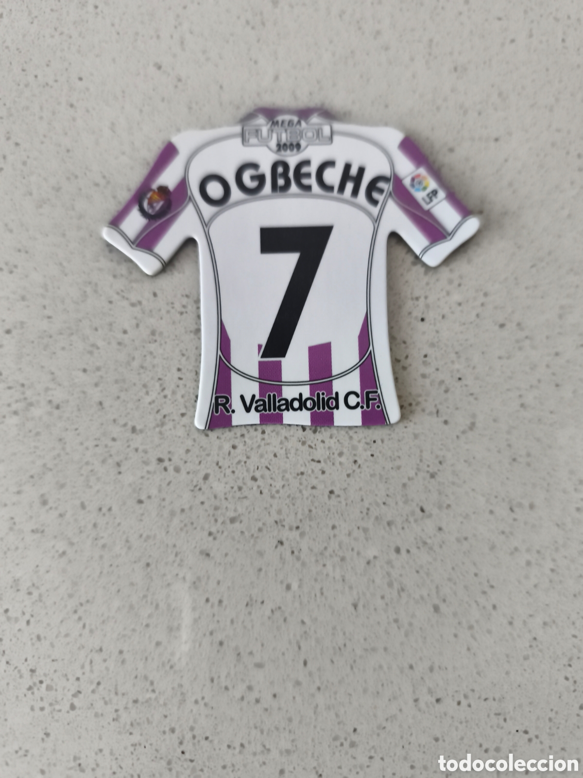 Cromos de f&uacute;tbol: CAMISETA IMAN NUMERO 7 OGBECHE VALLADOLID. MEGA FUTBOL MAGNETS 2008-2009