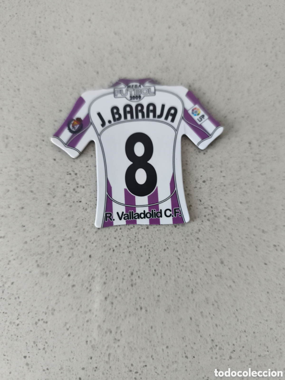 Cromos de f&uacute;tbol: CAMISETA IMAN NUMERO 8 J. BARAJA VALLADOLID. MEGA FUTBOL MAGNETS 2008-2009