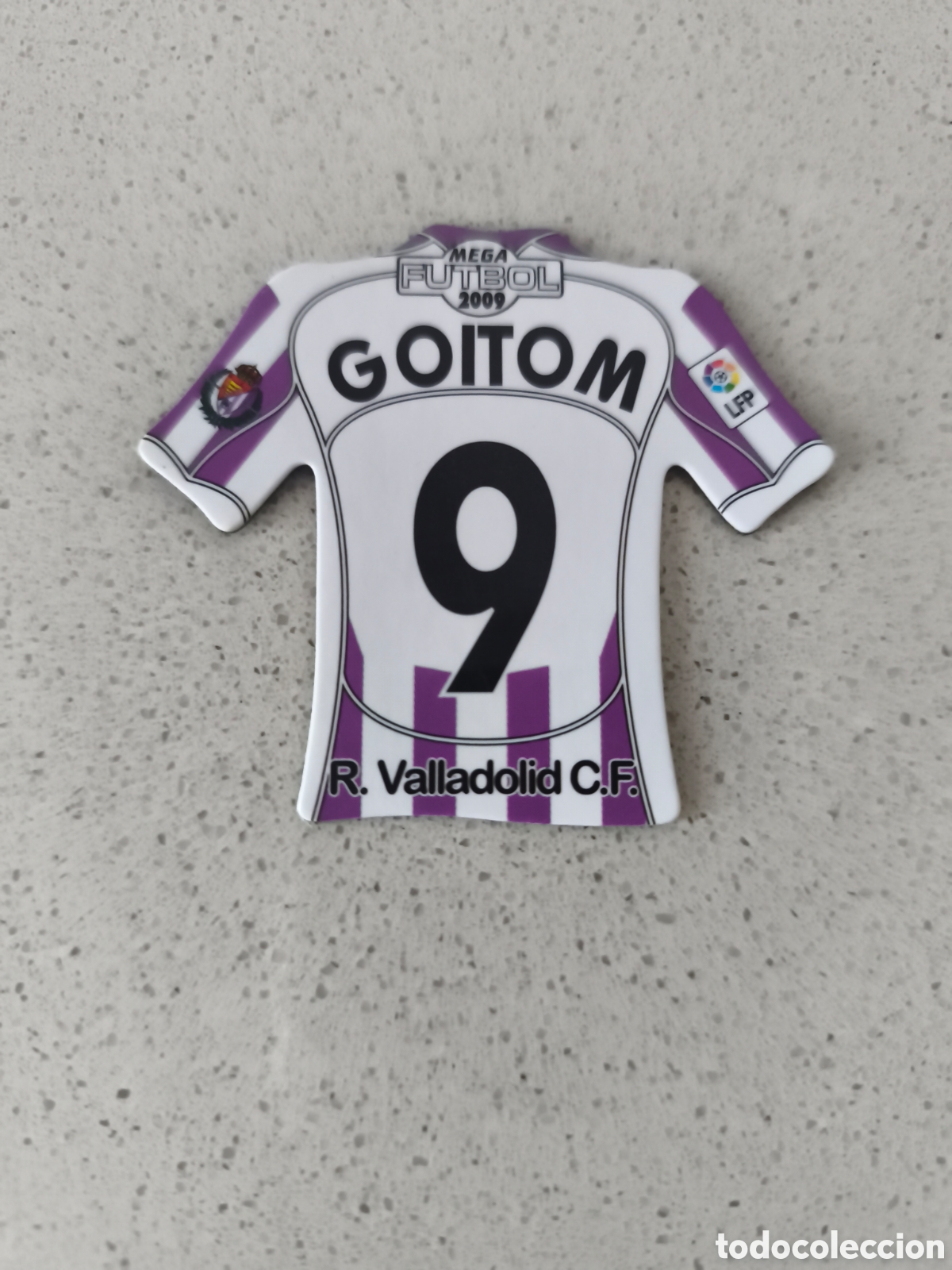 Cromos de f&uacute;tbol: CAMISETA IMAN NUMERO 9 GOITOM VALLADOLID. MEGA FUTBOL MAGNETS 2008-2009