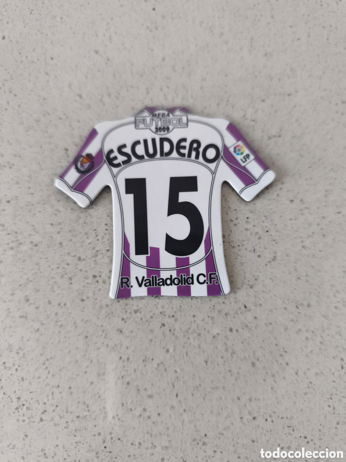 Cromos de f&uacute;tbol: CAMISETA IMAN NUMERO 15 ESCUDERO VALLADOLID. MEGA FUTBOL MAGNETS 2008-2009