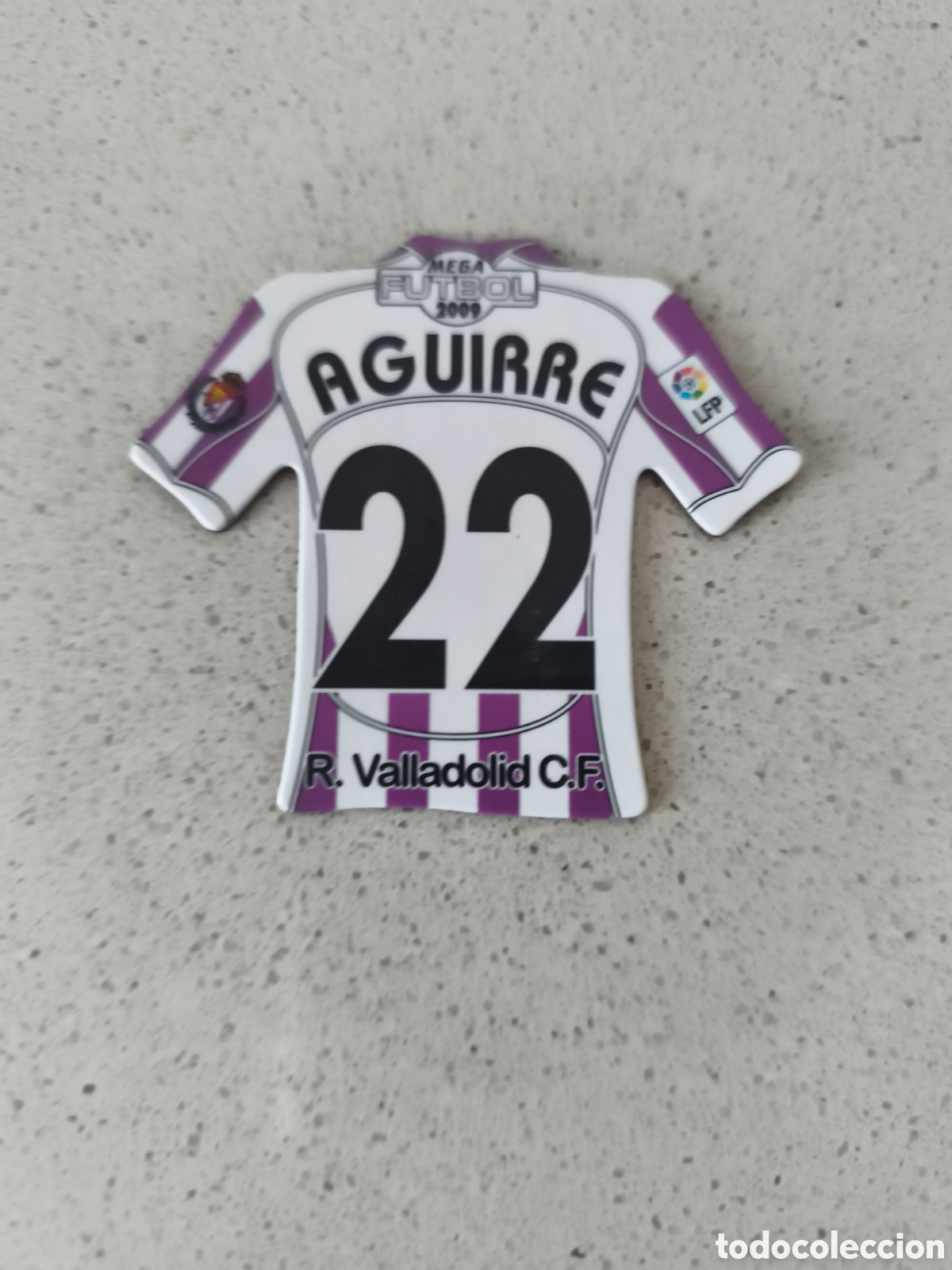 Cartes &agrave; collectionner de Football: CAMISETA IMAN NUMERO 22 AGUIRRE VALLADOLID. MEGA FUTBOL MAGNETS 2008-2009