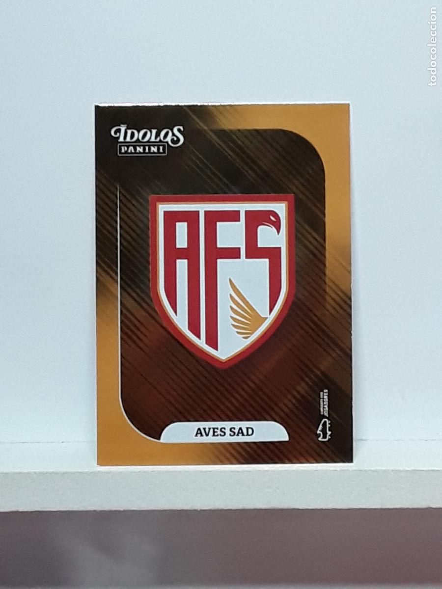 Cromos de f&uacute;tbol: PORTUGUES 2025 2026 IDOLOS 25 26 CROMO PANINI FUTEBOL N 163 AVES SAD ESCUDO LOGO