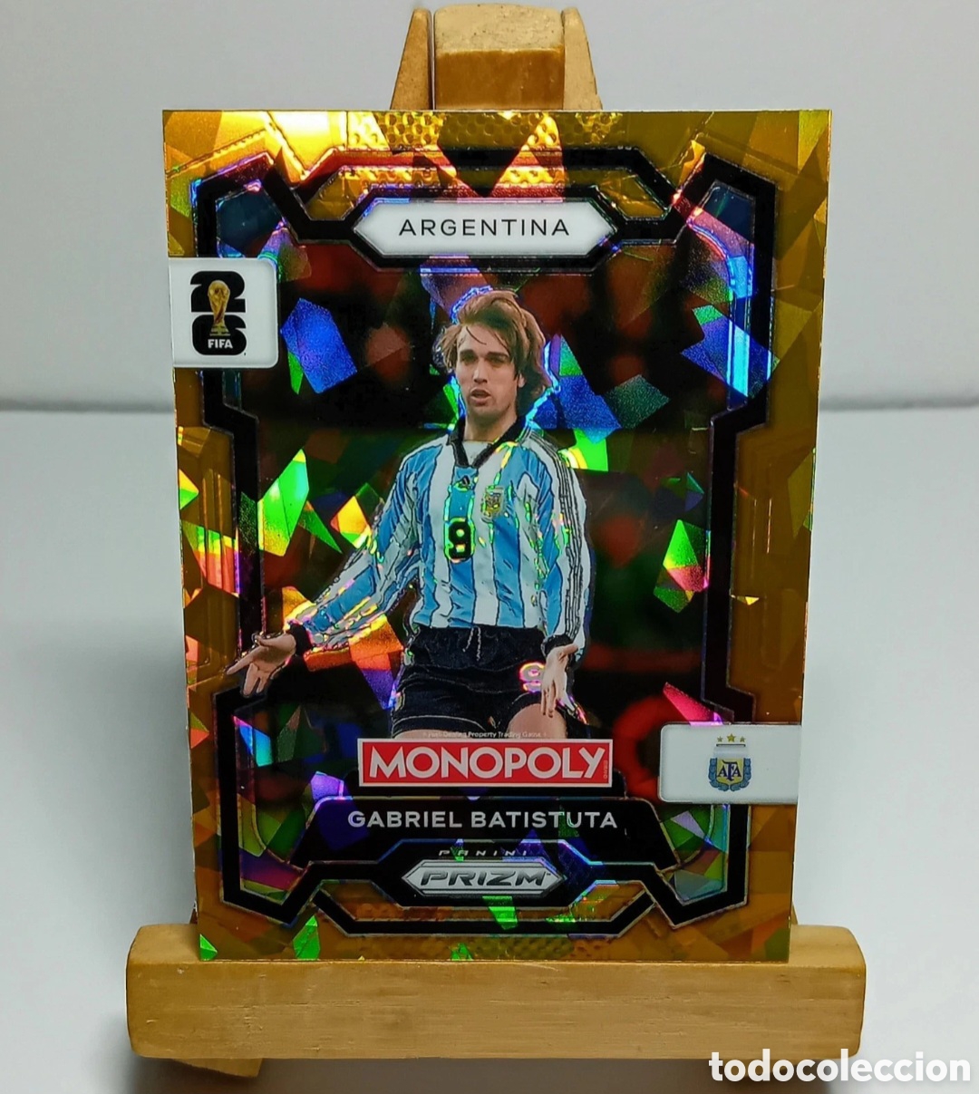 Fu&szlig;ball-Sticker: GABRIEL BATISTUTA 2026 ARGENTINA MONOPOLY GOLD CRACKED ICE PRIZM PANINI.
