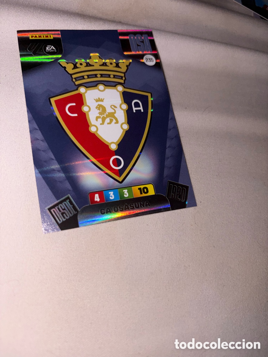 Cromos de f&uacute;tbol: Escudo de Osasuna n&uacute;mero 235 cromo adrenalyn XL 25-26 2025-2026