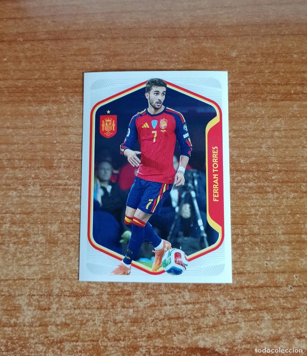 Cromos de f&uacute;tbol: Cromo 54 - Colecci&oacute;n oficial Selecci&oacute;n Espa&ntilde;ola de F&uacute;tbol - Espa&ntilde;a 2026 - Carrefour - Panini