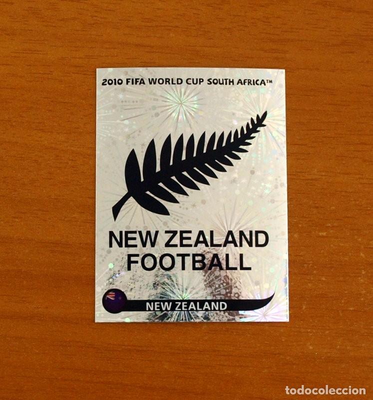 Football Stickers: Nueva Zelanda -N&ordm; 449 Escudo -Mundial South Africa 2010 FIFA World Cup-Panini -Nunca Pegado