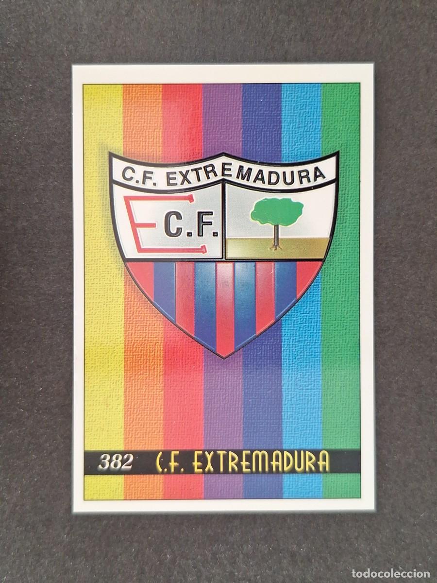 Cromos de f&uacute;tbol: L1 ESCUDO C. F. EXTREMADURA 2&ordf; SEGUNDA DIVISION 382 MUNDICROMO LAS FICHAS DE LA LIGA 2000 99 00