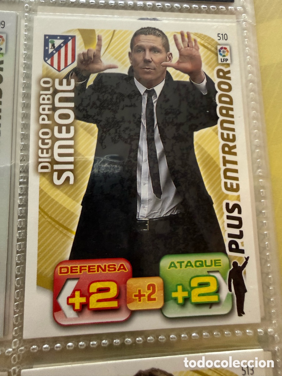 Fu&szlig;ball-Sticker: ADRENALYN XL. 2011-12. SIMEONE ( Atl&eacute;tico). PLUS ENTRENADOR