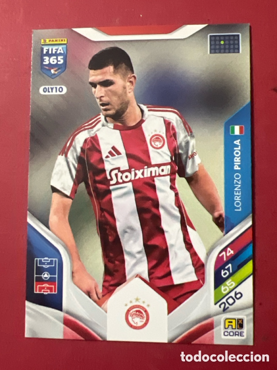 Cromos de f&uacute;tbol: A1742. OLY10 PIROLA OLYMPIAKOS ADRENALYN XL FIFA 365 PANINI 2026