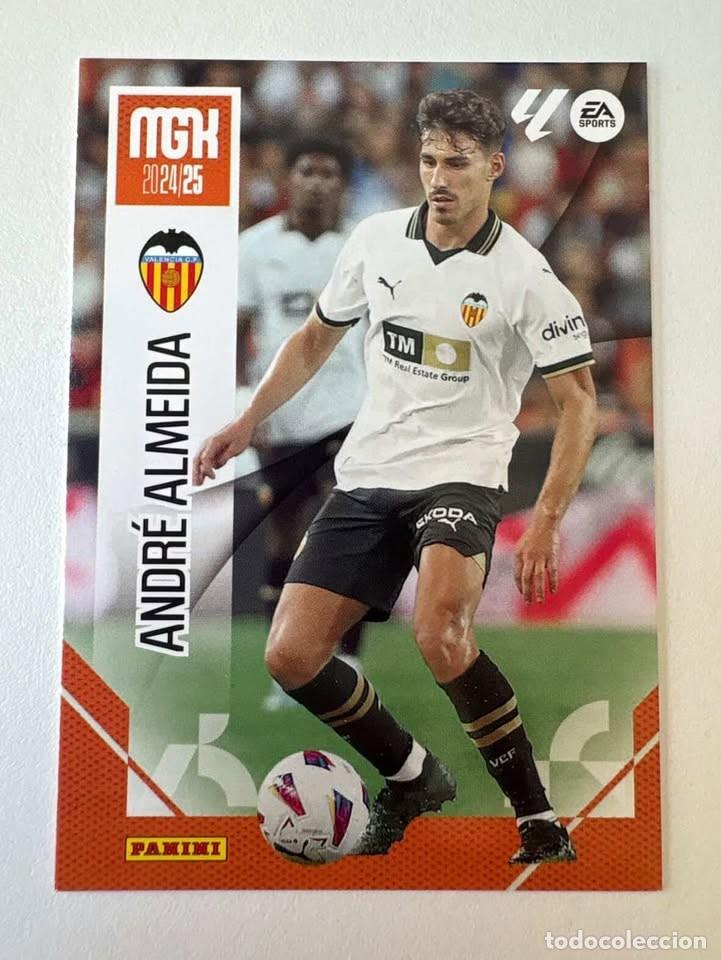 Cartes &agrave; collectionner de Football: Carta Andr&eacute; Almeida Valencia 337 Megacracks 2024-25