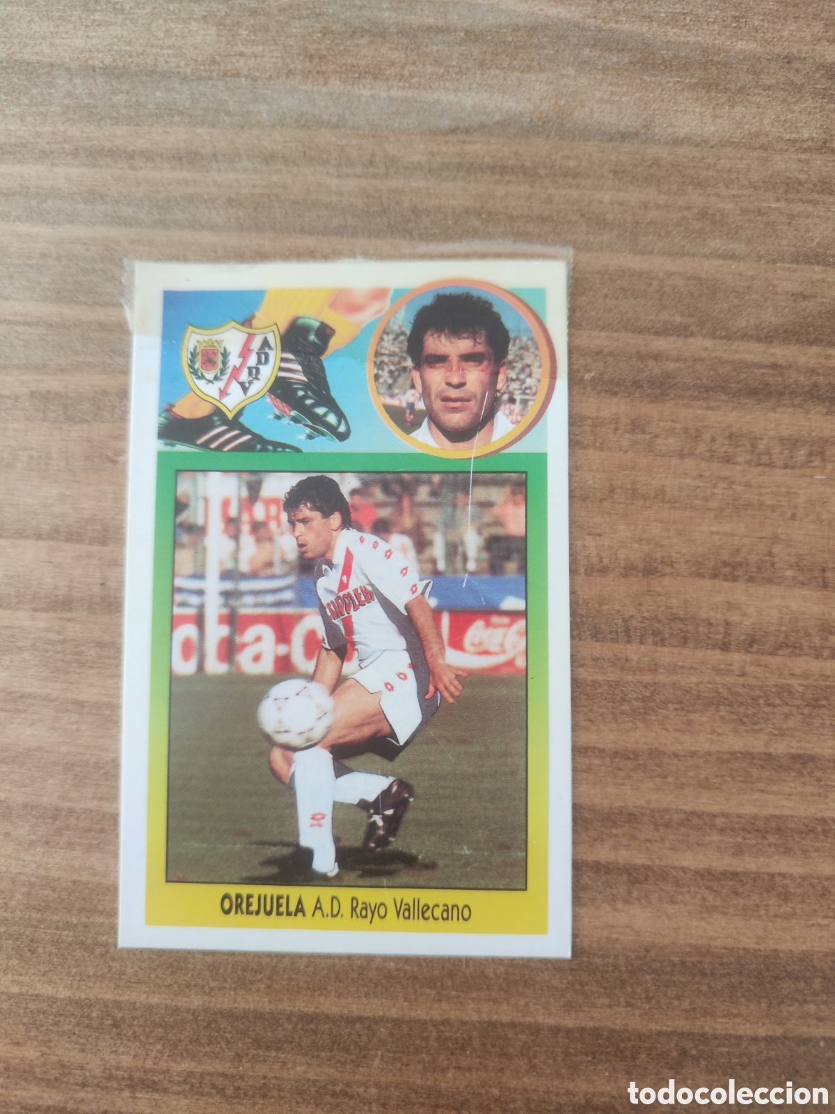 Cromos de Futebol: Este 93 94 despegado Rayo Vallecano Orejuela coloca con resto de celo en anverso
