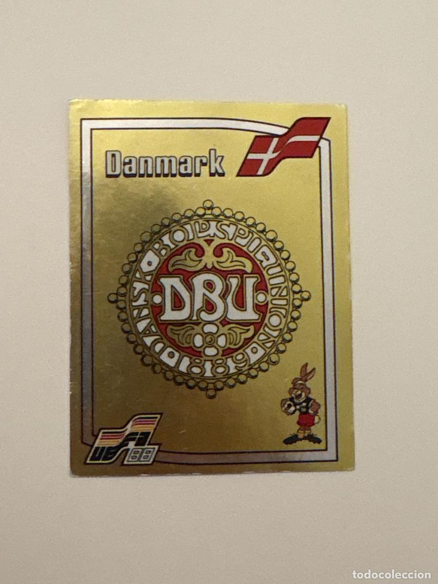 Cromos de f&uacute;tbol: 21. CROMO STICKER SIN PEGAR PANINI EUROCOPA EURO 88 DINAMARCA N 104 ESCUDO