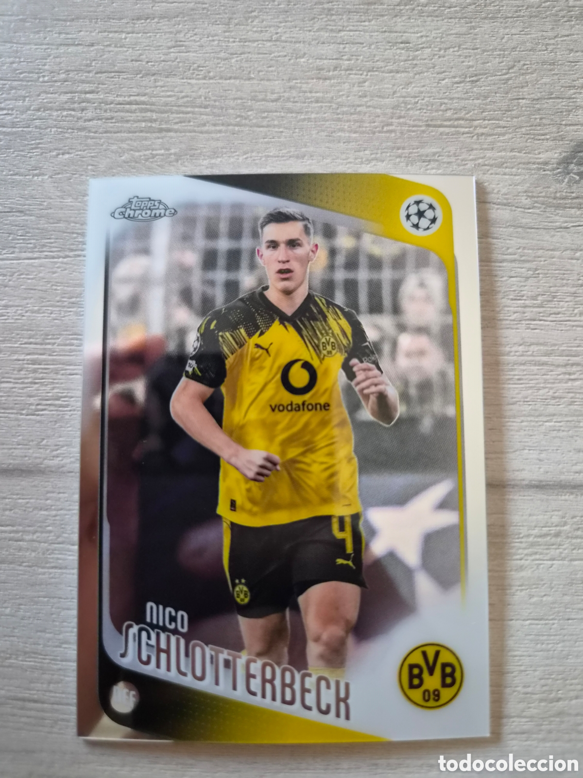 Cromos de f&uacute;tbol: N&deg;99 Nico Schlotterbeck Topps Chrome UCC 2025/26