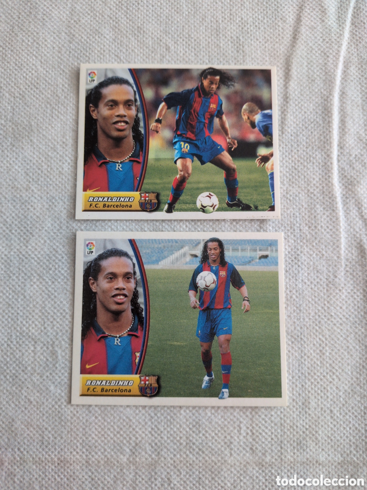Fu&szlig;ball-Sticker: LOTE 2 CROMOS RONALDINHO FICHAJE 10 BARCELONA LIGA ESTE 2003 2004 03 04 DOS VERSIONES SIN PEGAR