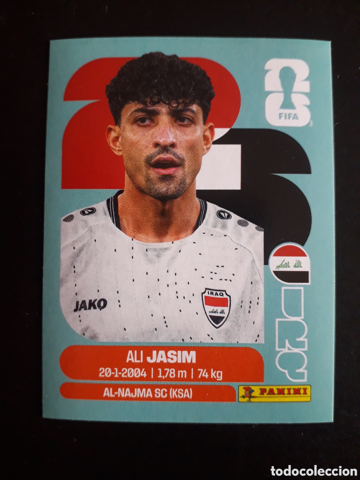 Cromos de f&uacute;tbol: JASIM IRAQ IRQ 12 MUNDIAL F&Uacute;TBOL 2026 FIFA WORLD CUP PANINI SIN PEGAR PEDIDO M&Iacute;NIMO 3&euro;.