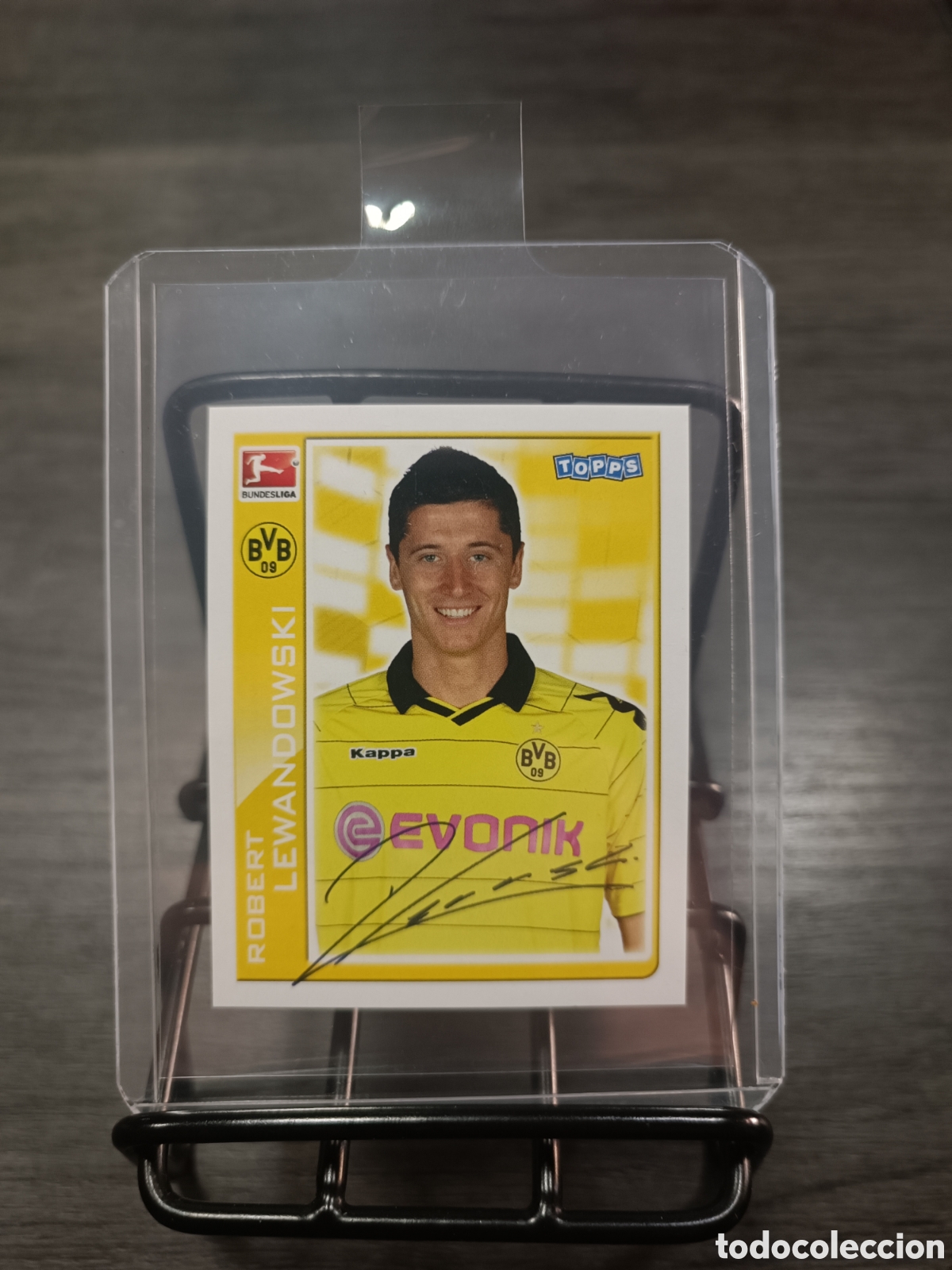 Football Stickers: #43 Rookie Lewandowski Firma impresa