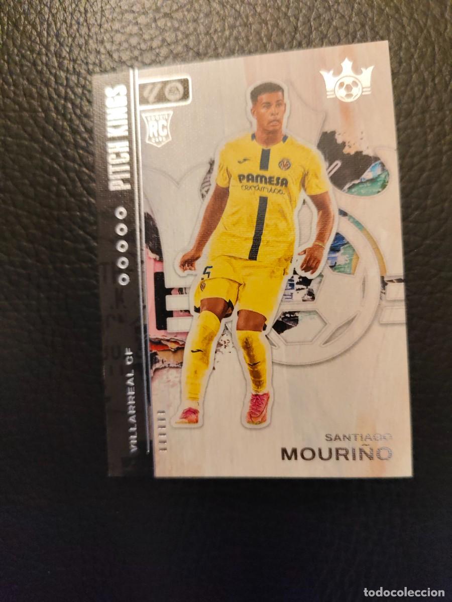 Cromos de f&uacute;tbol: 24 PITCH KINGS LA LIGA 25 26 SANTIAGO MOURI&Ntilde;O VILLARREAL CF BASE PANINI 2025 2026 AAB