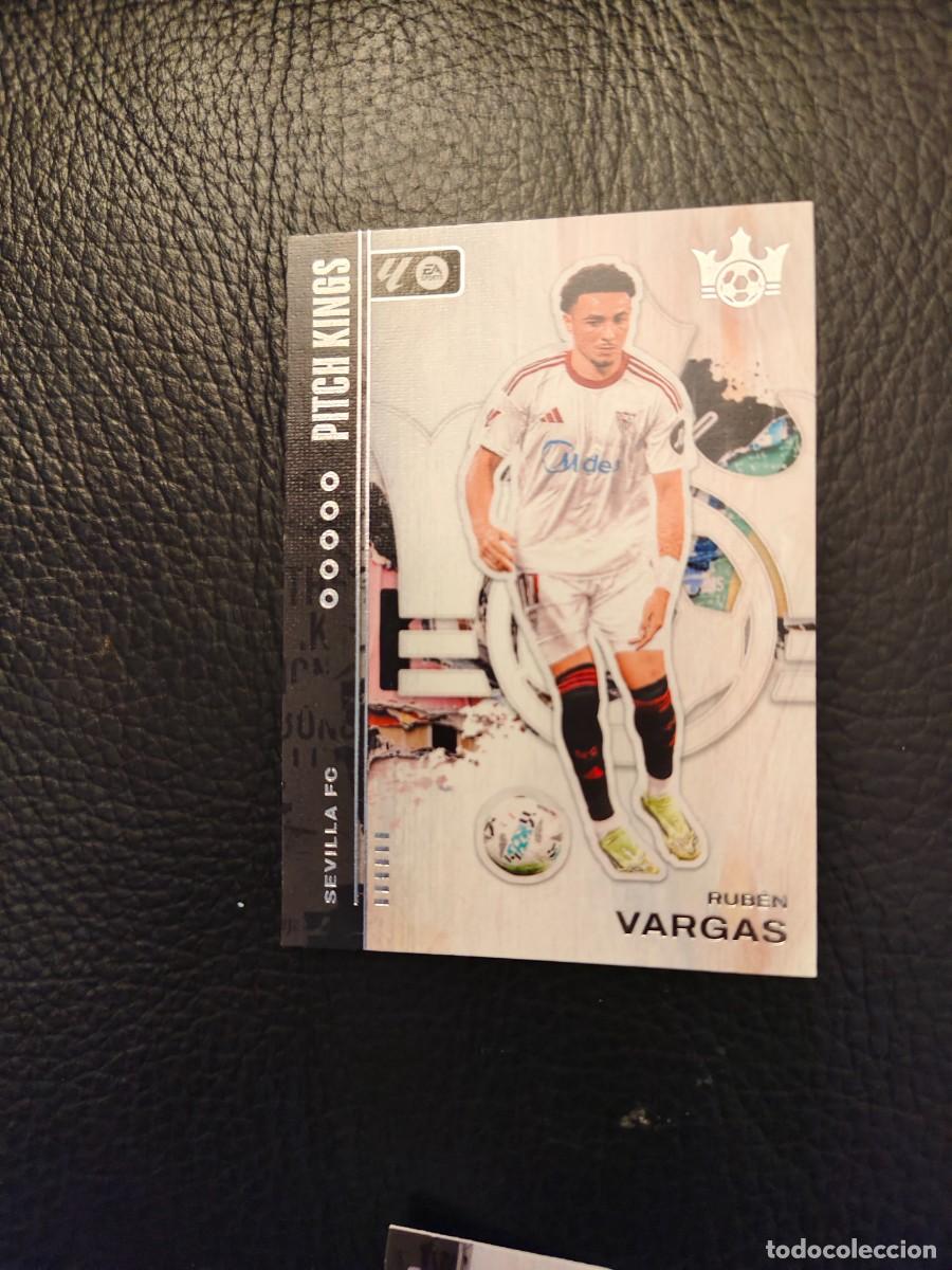 Cromos de f&uacute;tbol: 81 PITCH KINGS LA LIGA 25 26 RUBEN VARGAS SEVILLA FC BASE PANINI 2025 2026 AAB