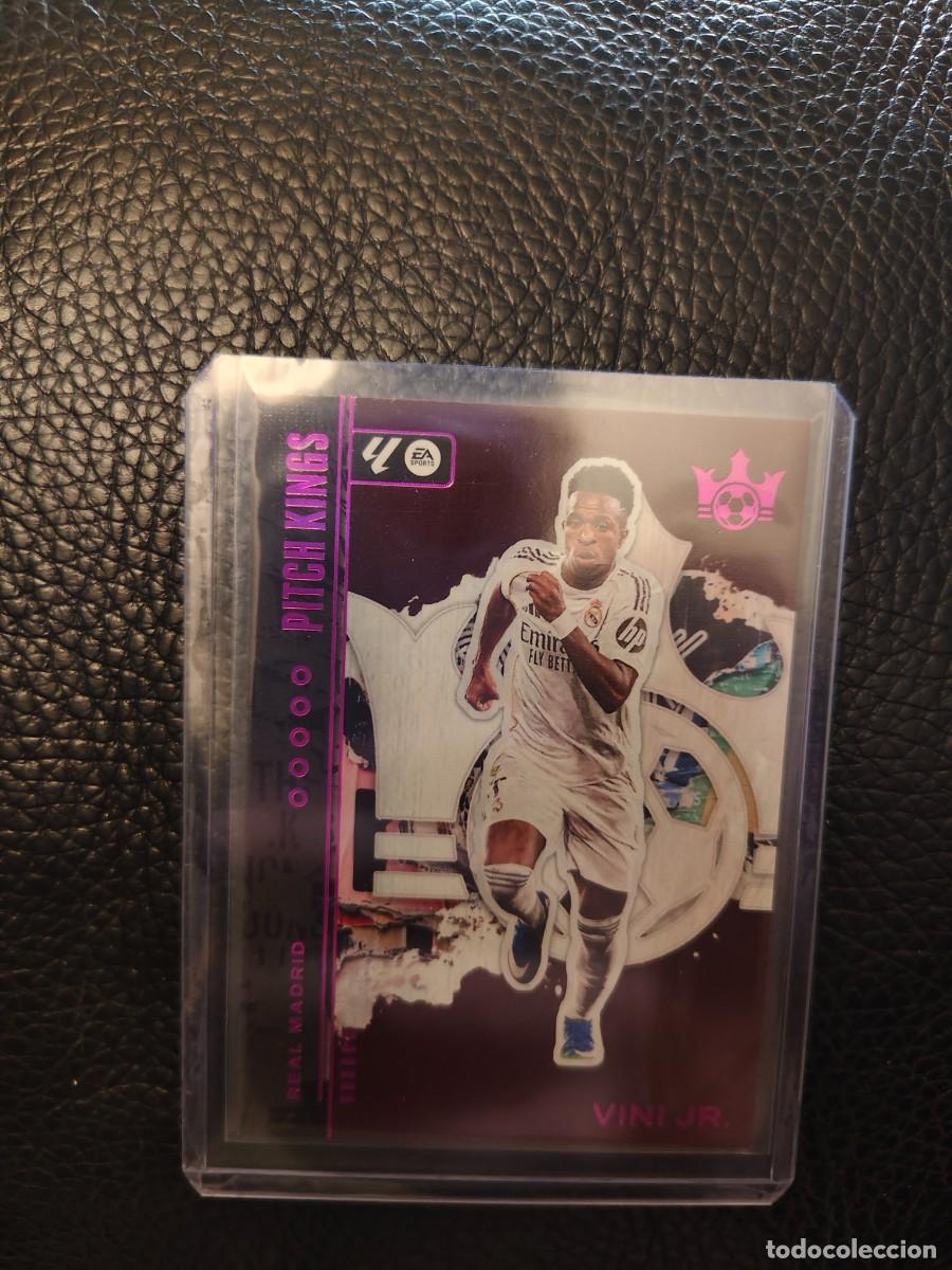 Football Stickers: 7 PITCH KINGS LA LIGA 25 26 VINI JR. REAL MADRID BASE NUMERAEDA /99 PANINI 2025 2026 AAF
