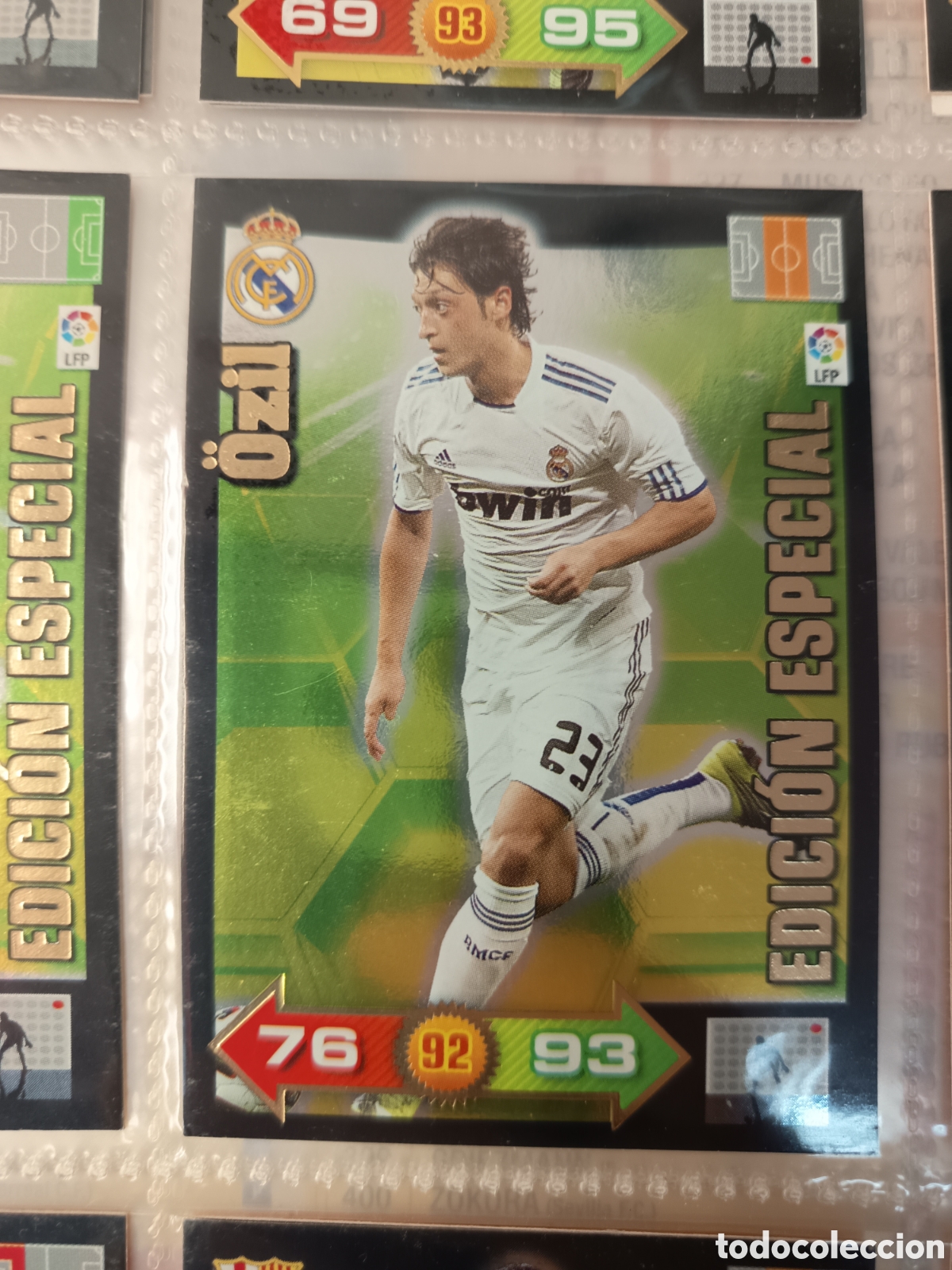 Cartes &agrave; collectionner de Football: ADRENALYN LIGA 2010 2011 EDICION ESPECIAL OZIL REAL MADRID