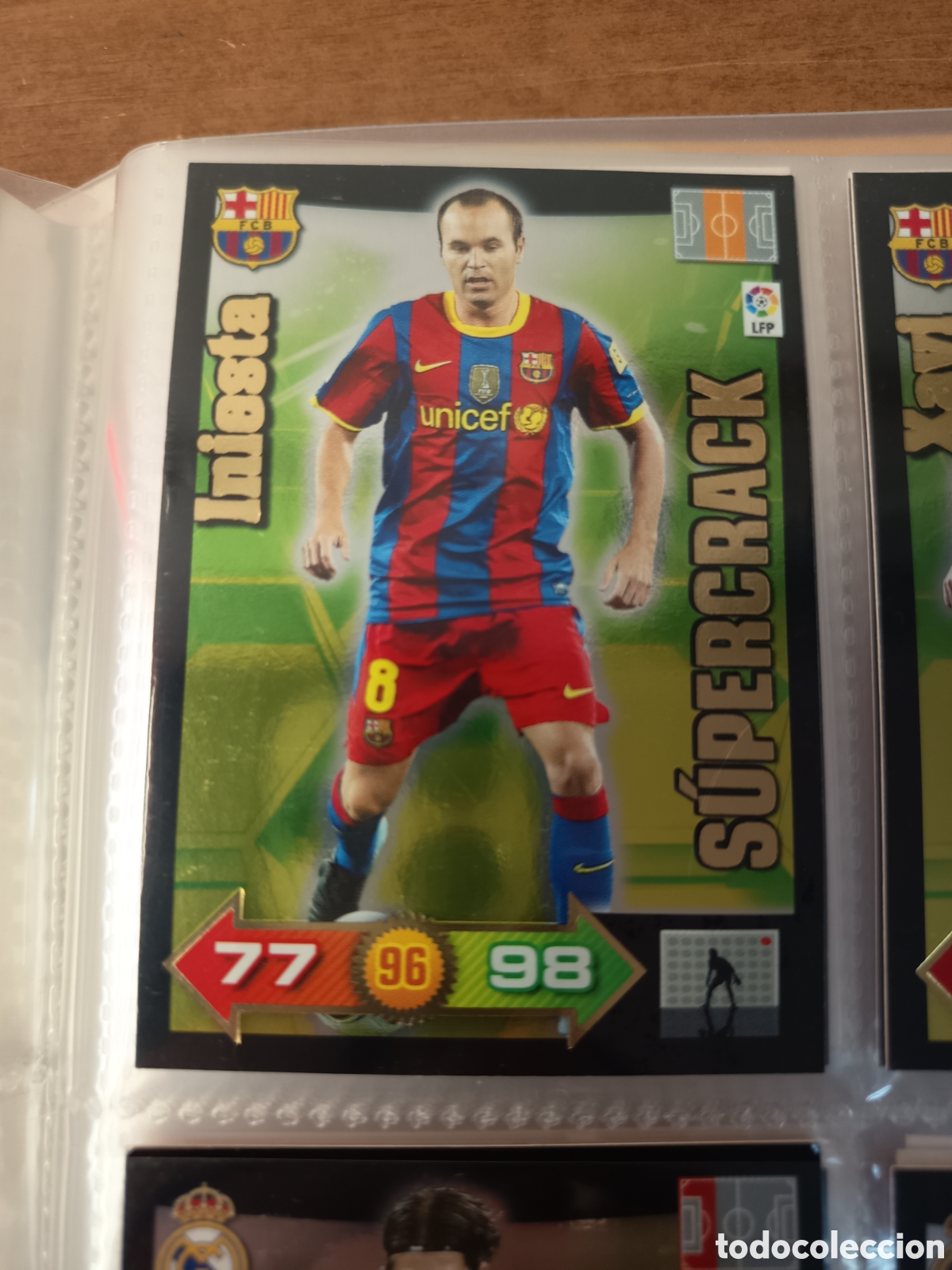 Football Stickers: ADRENALYN LIGA 2010 2011 SUPERCRACK INIESTA BARCELONA